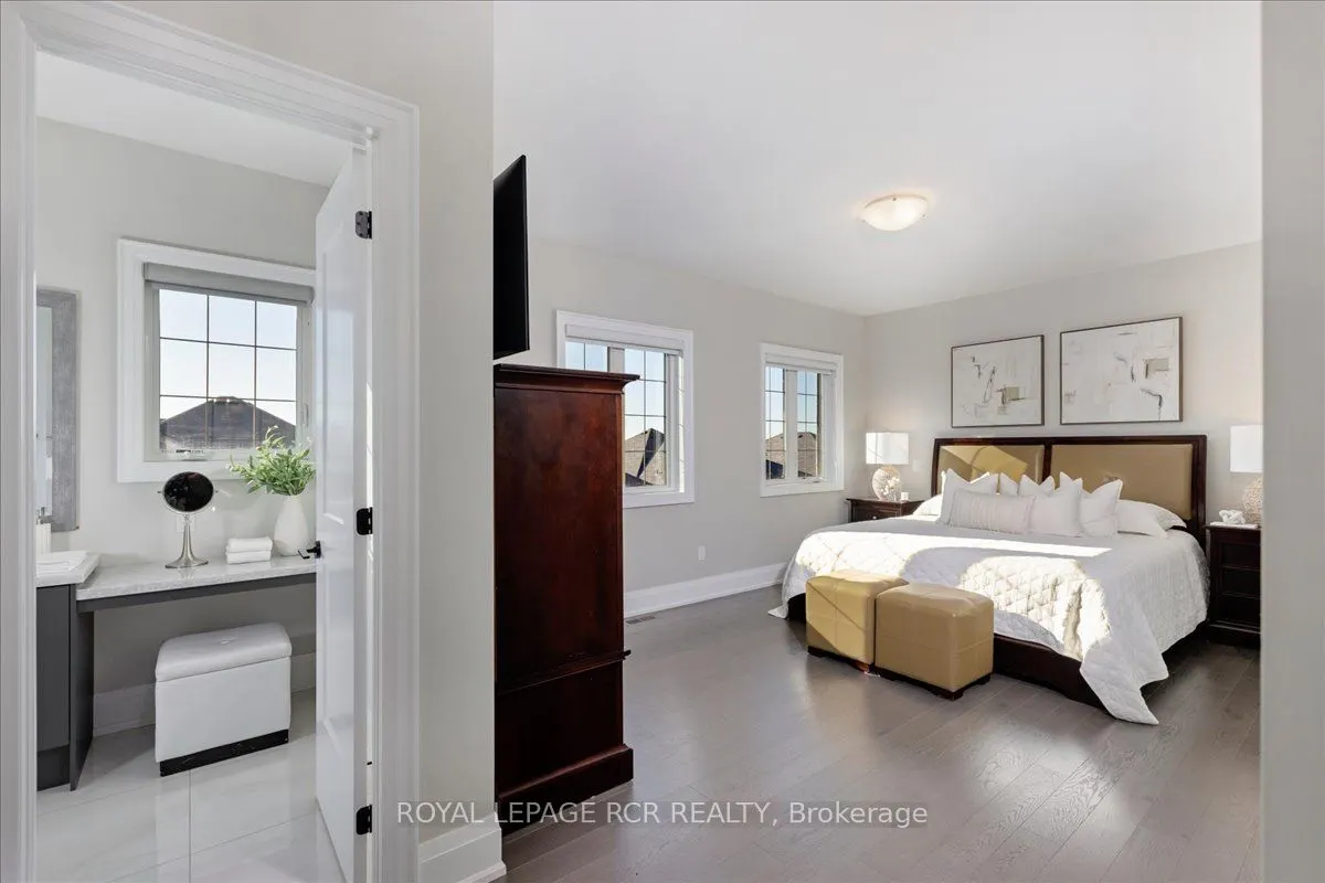 47 Carondale Square
