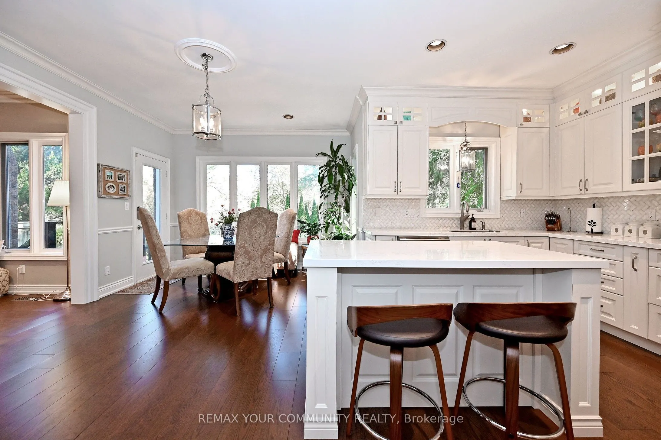 73 Sprucewood Drive E