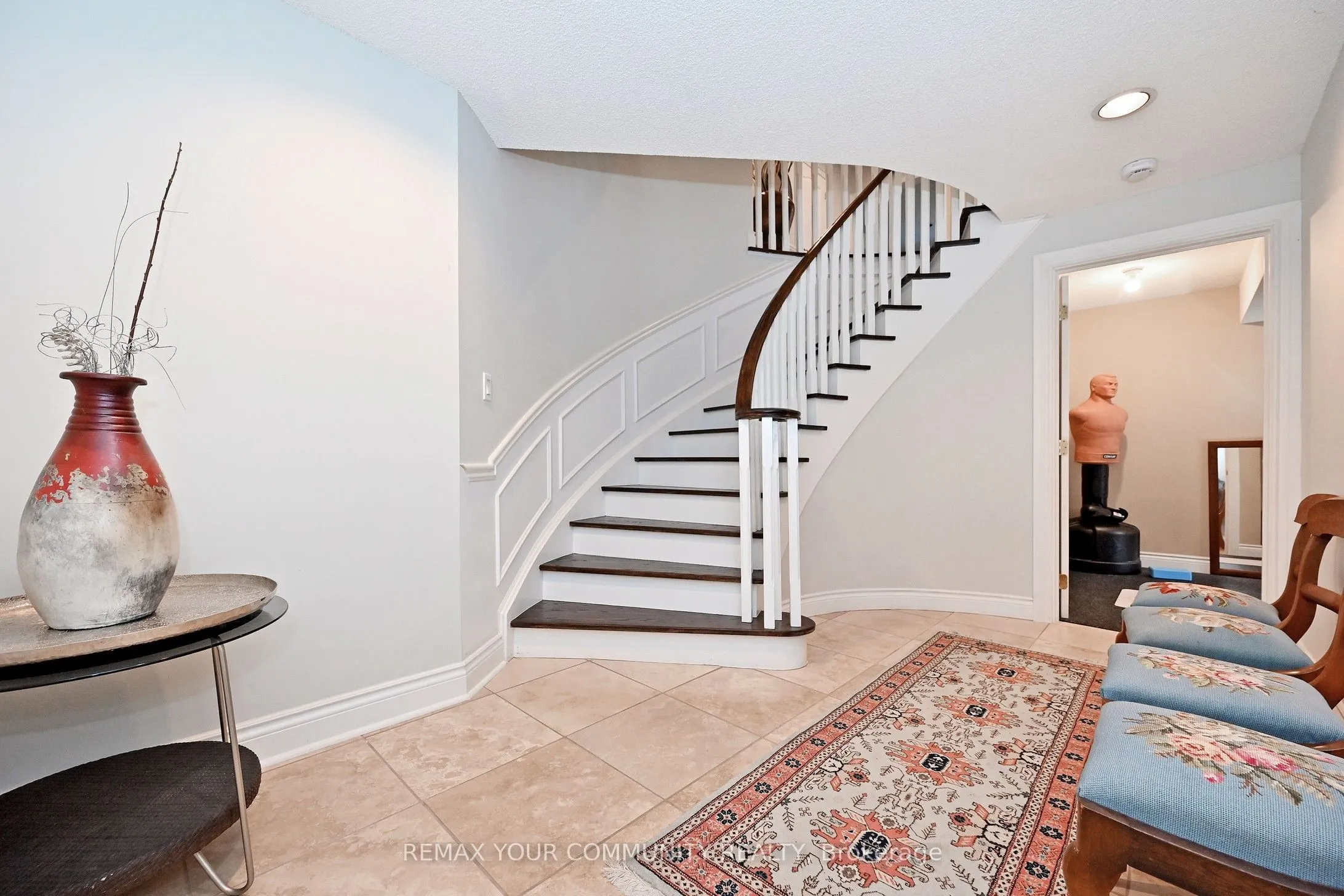 73 Sprucewood Drive E