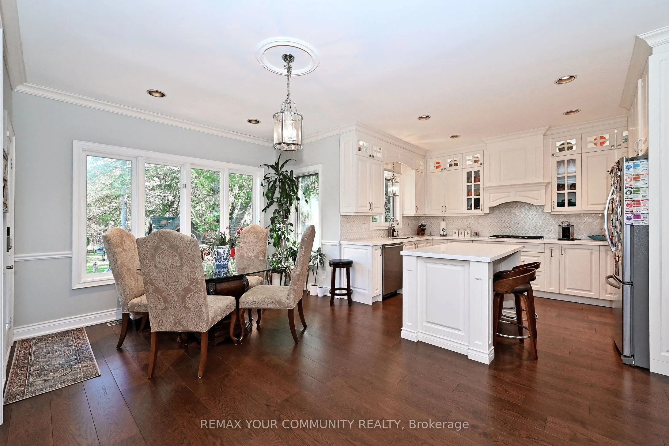 73 Sprucewood Drive E