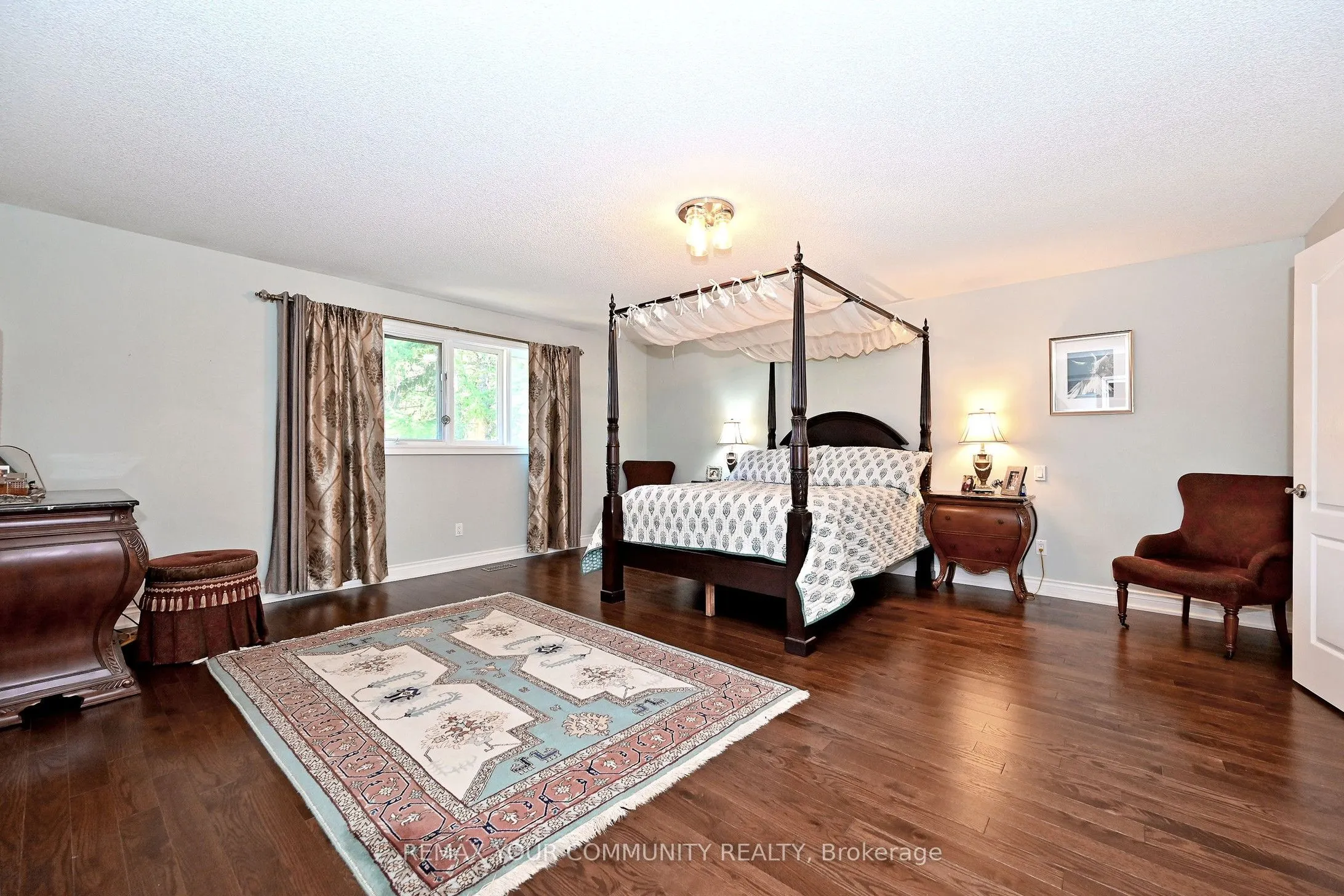 73 Sprucewood Drive E