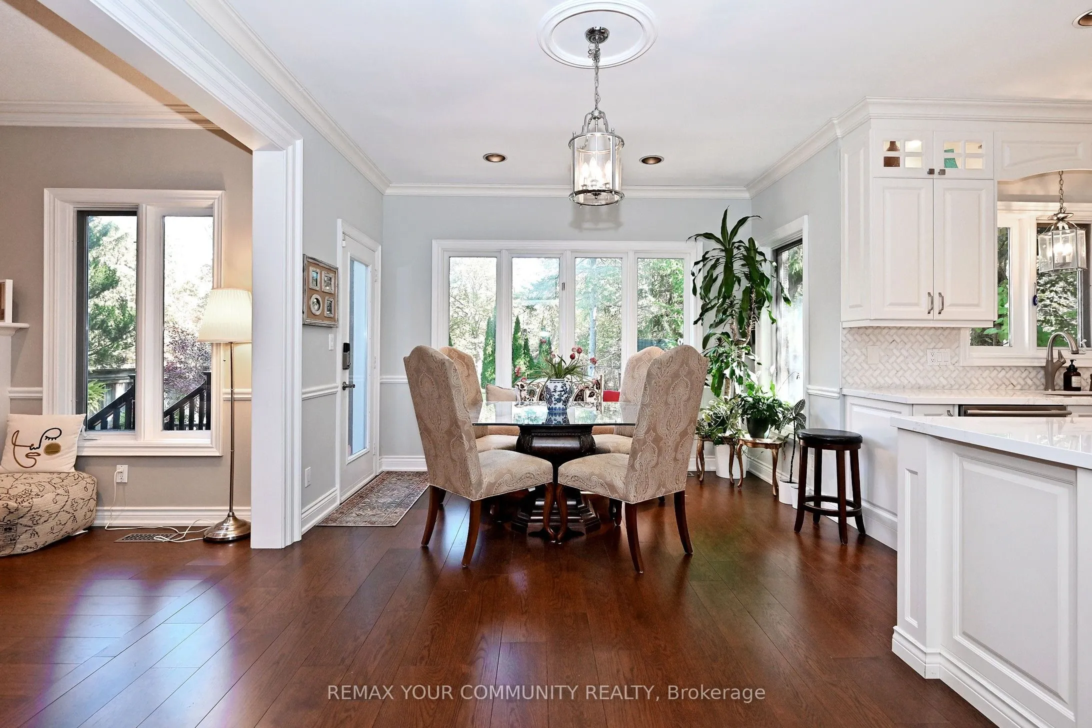 73 Sprucewood Drive E