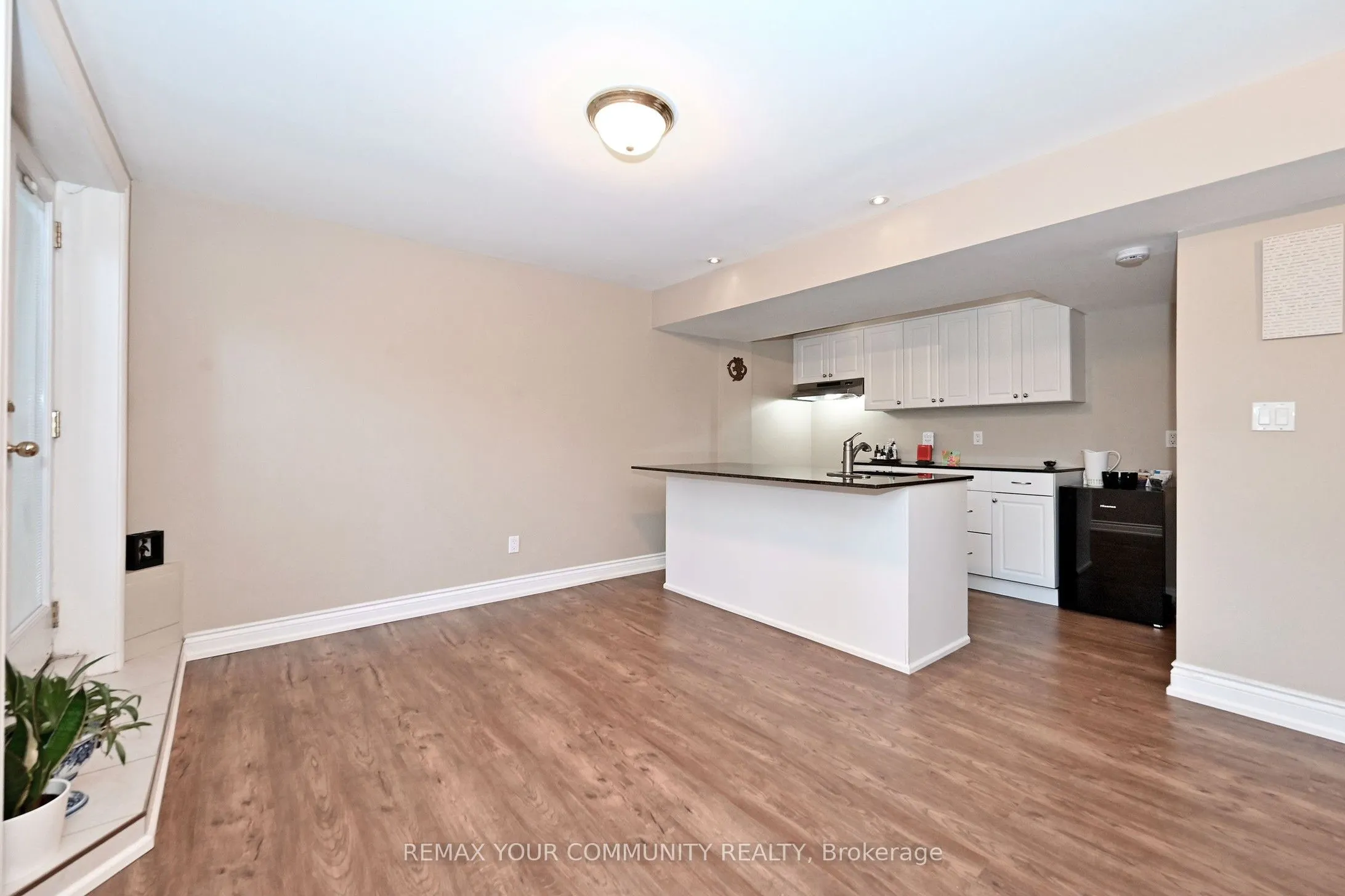 73 Sprucewood Drive E