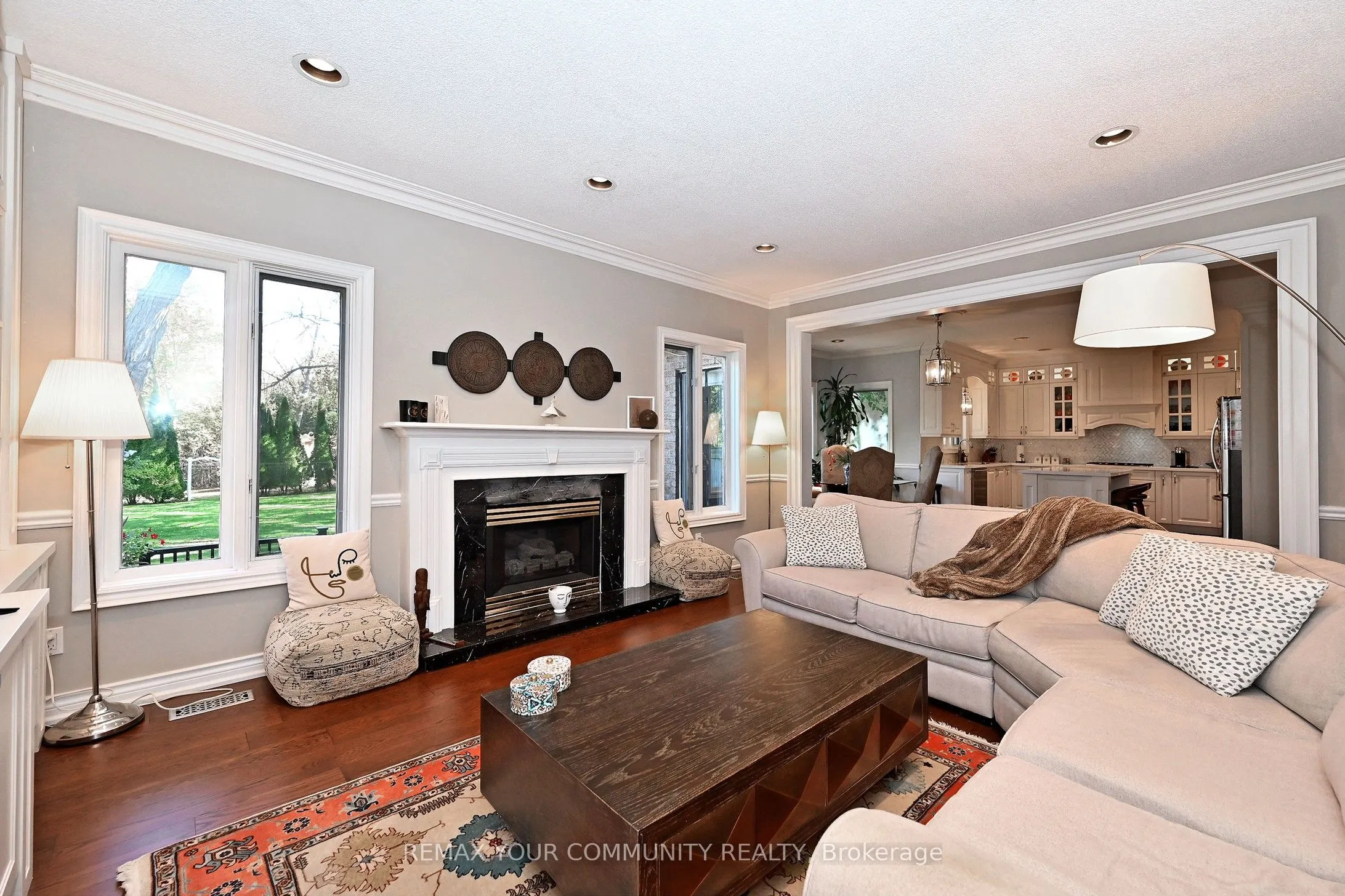 73 Sprucewood Drive E