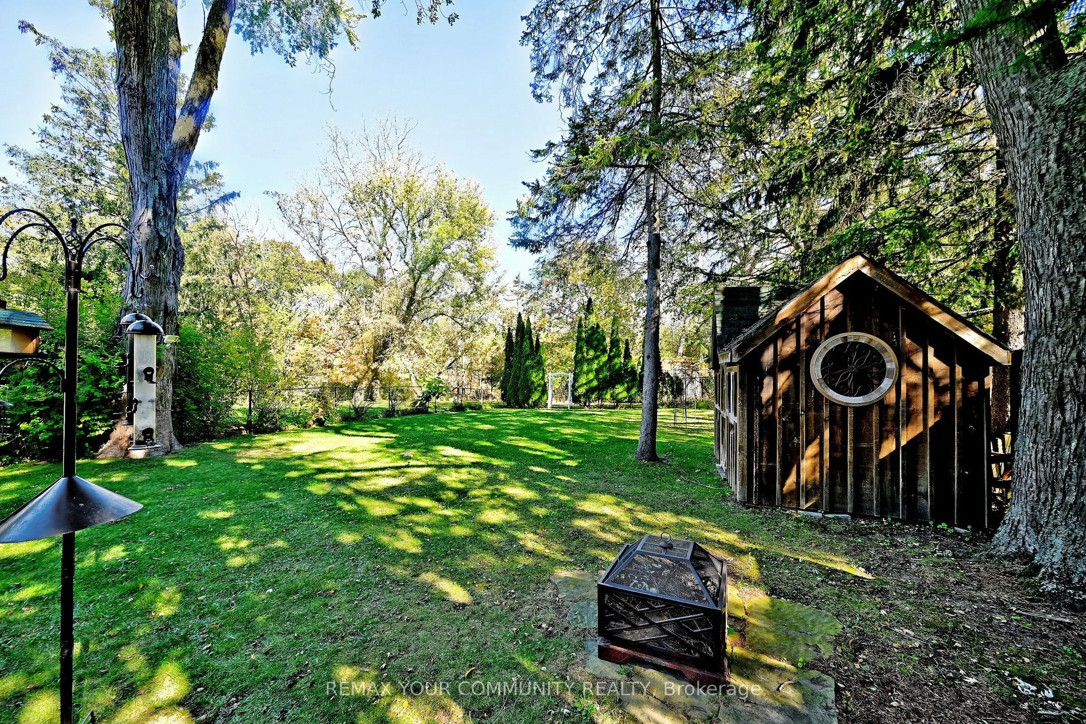 73 Sprucewood Drive E