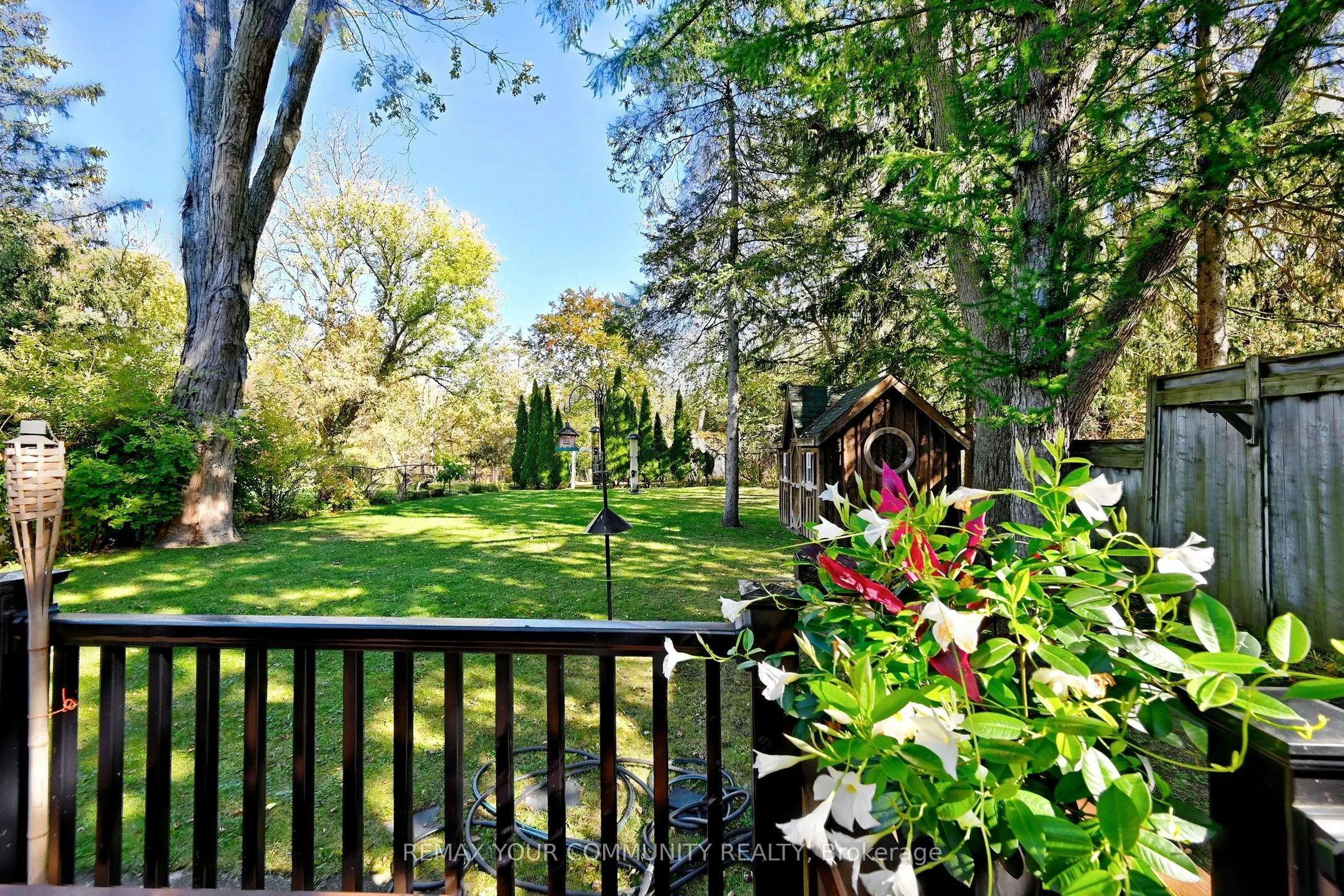 73 Sprucewood Drive E