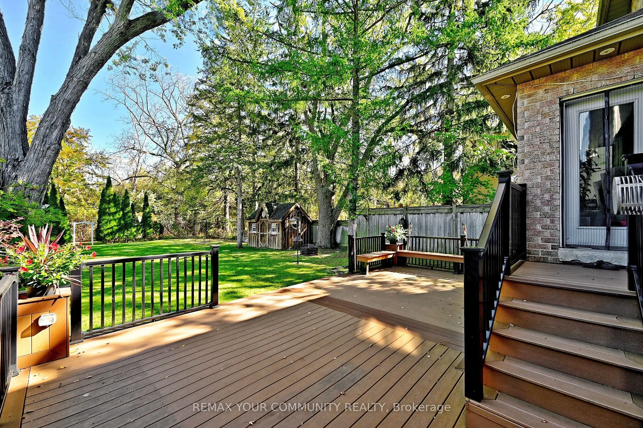 73 Sprucewood Drive E