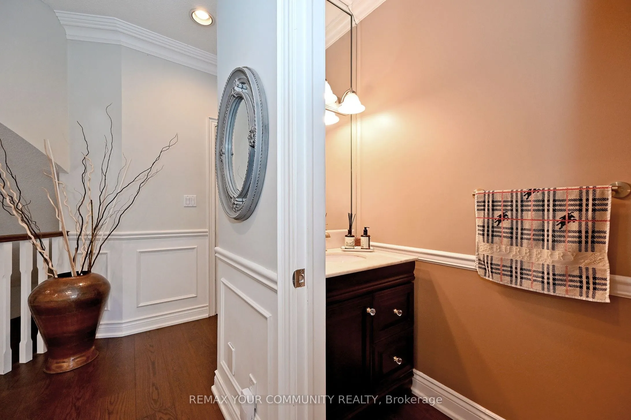 73 Sprucewood Drive E