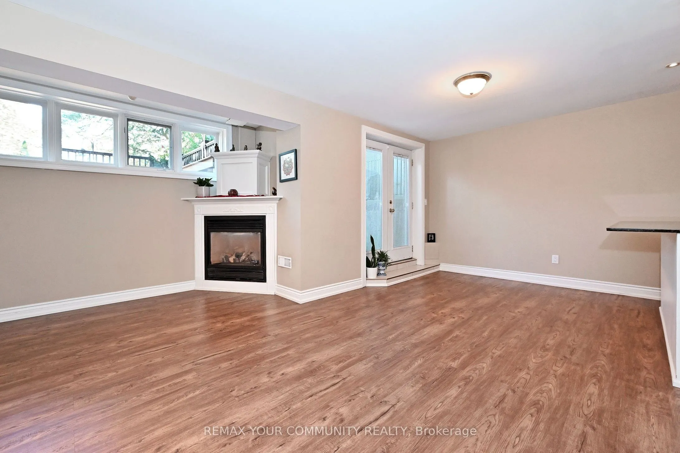 73 Sprucewood Drive E