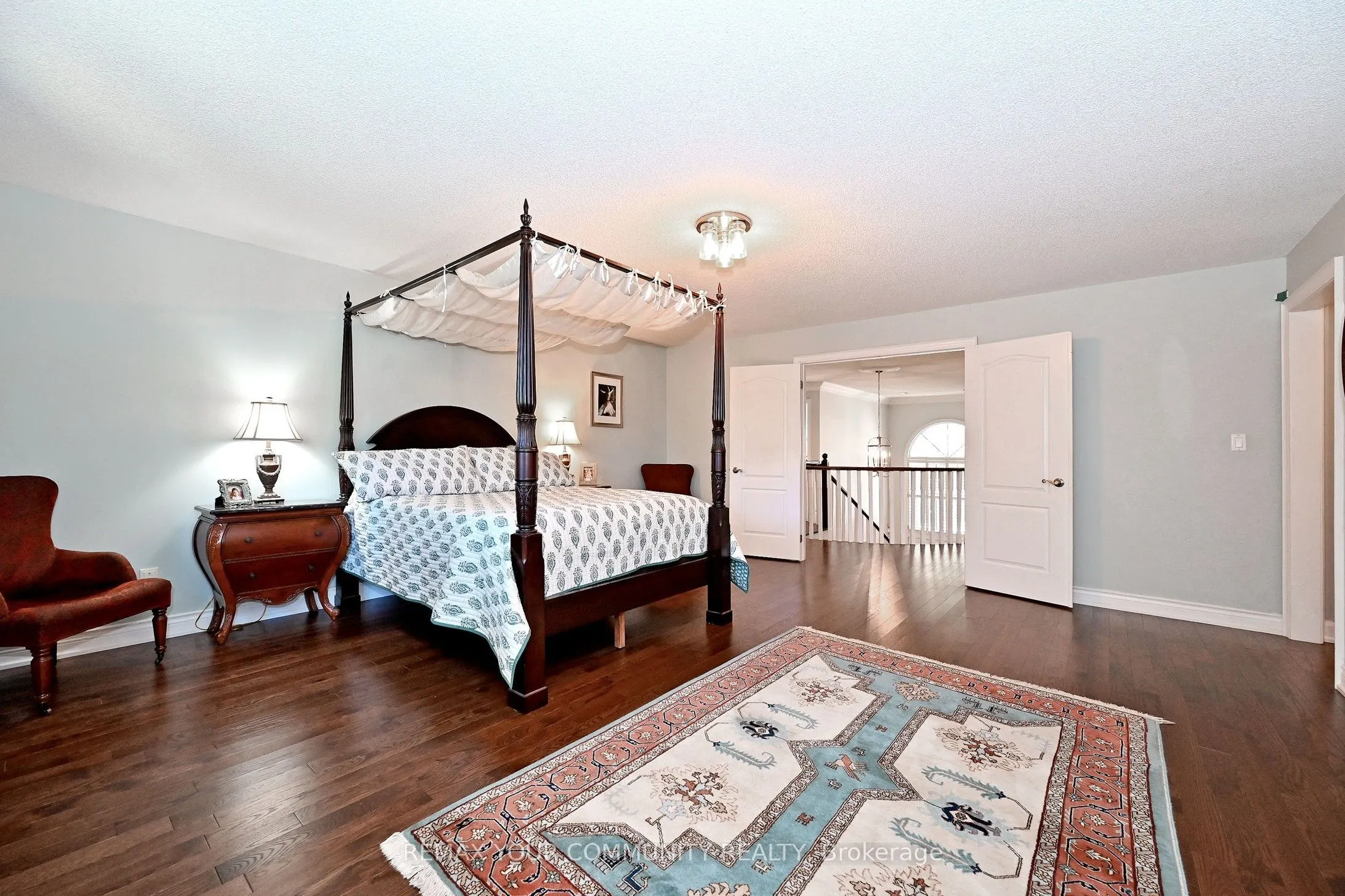 73 Sprucewood Drive E
