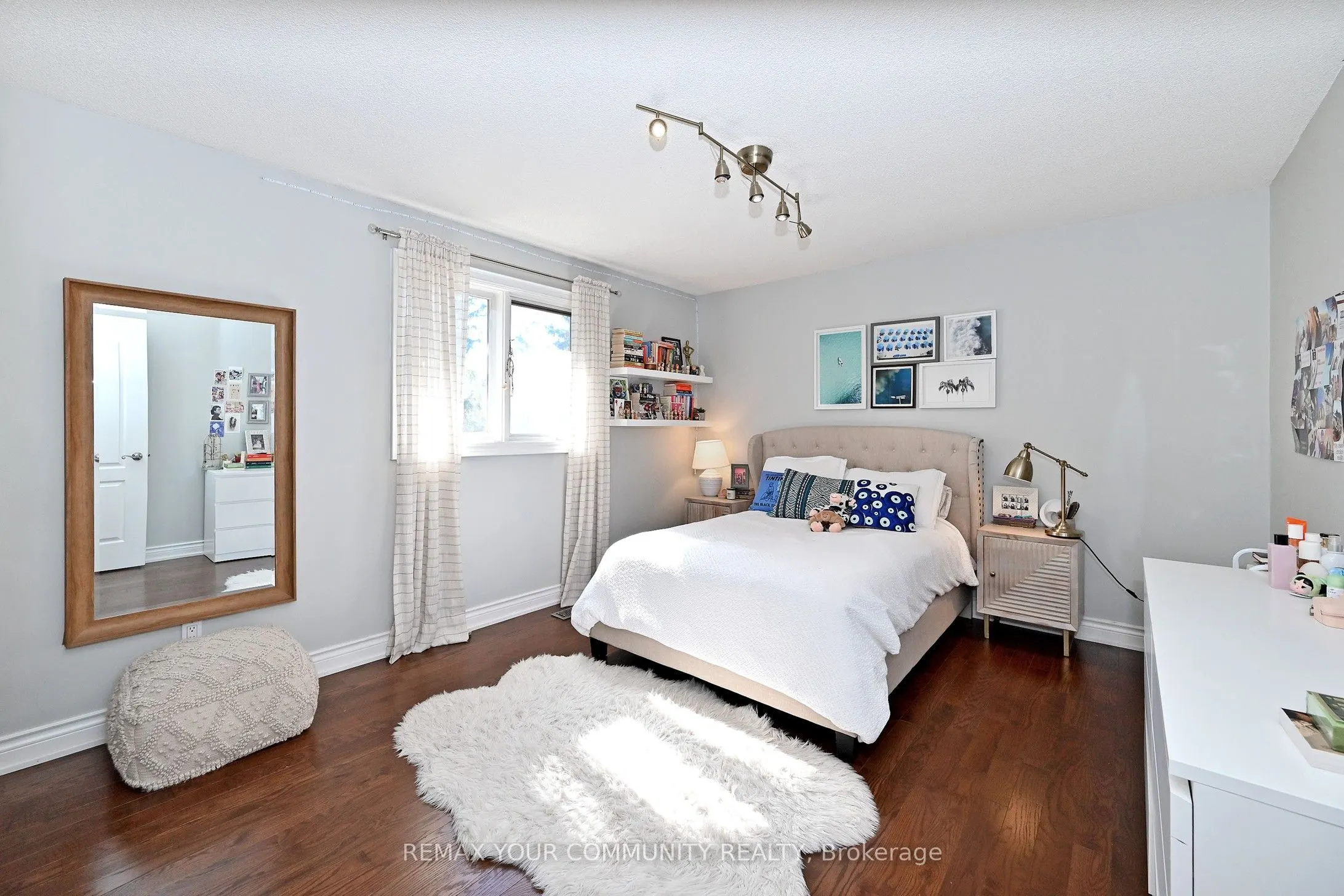 73 Sprucewood Drive E
