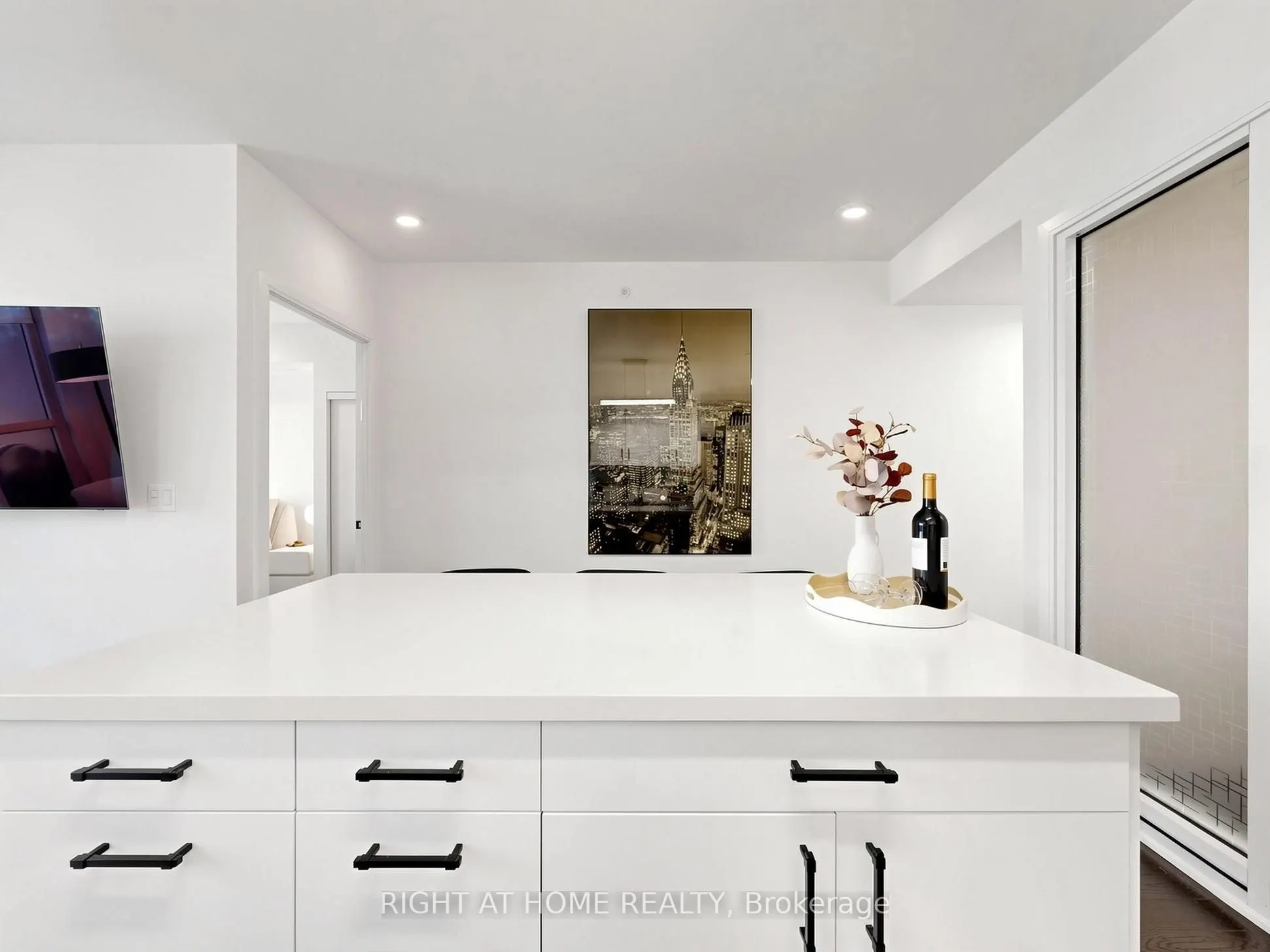 9191 Yonge Street #609
