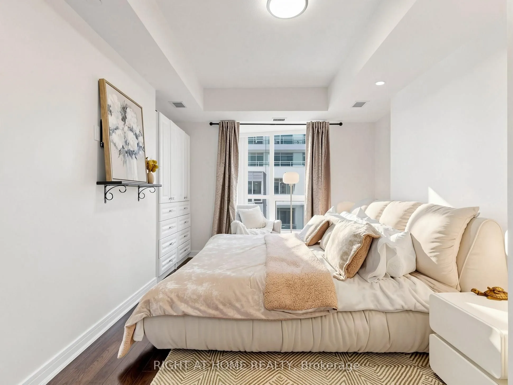 9191 Yonge Street #609