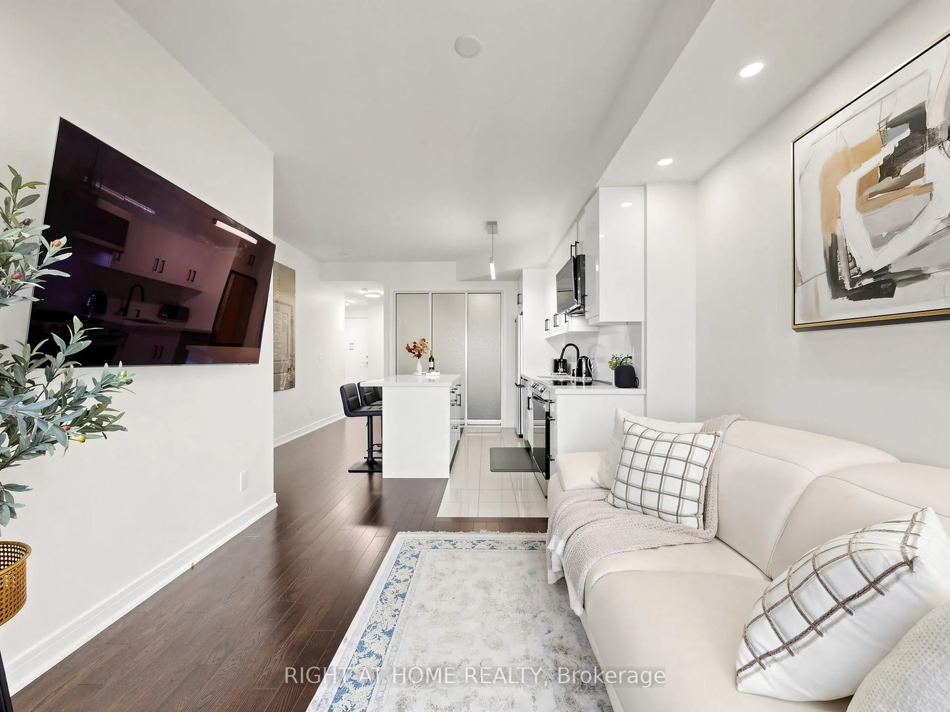 9191 Yonge Street #609