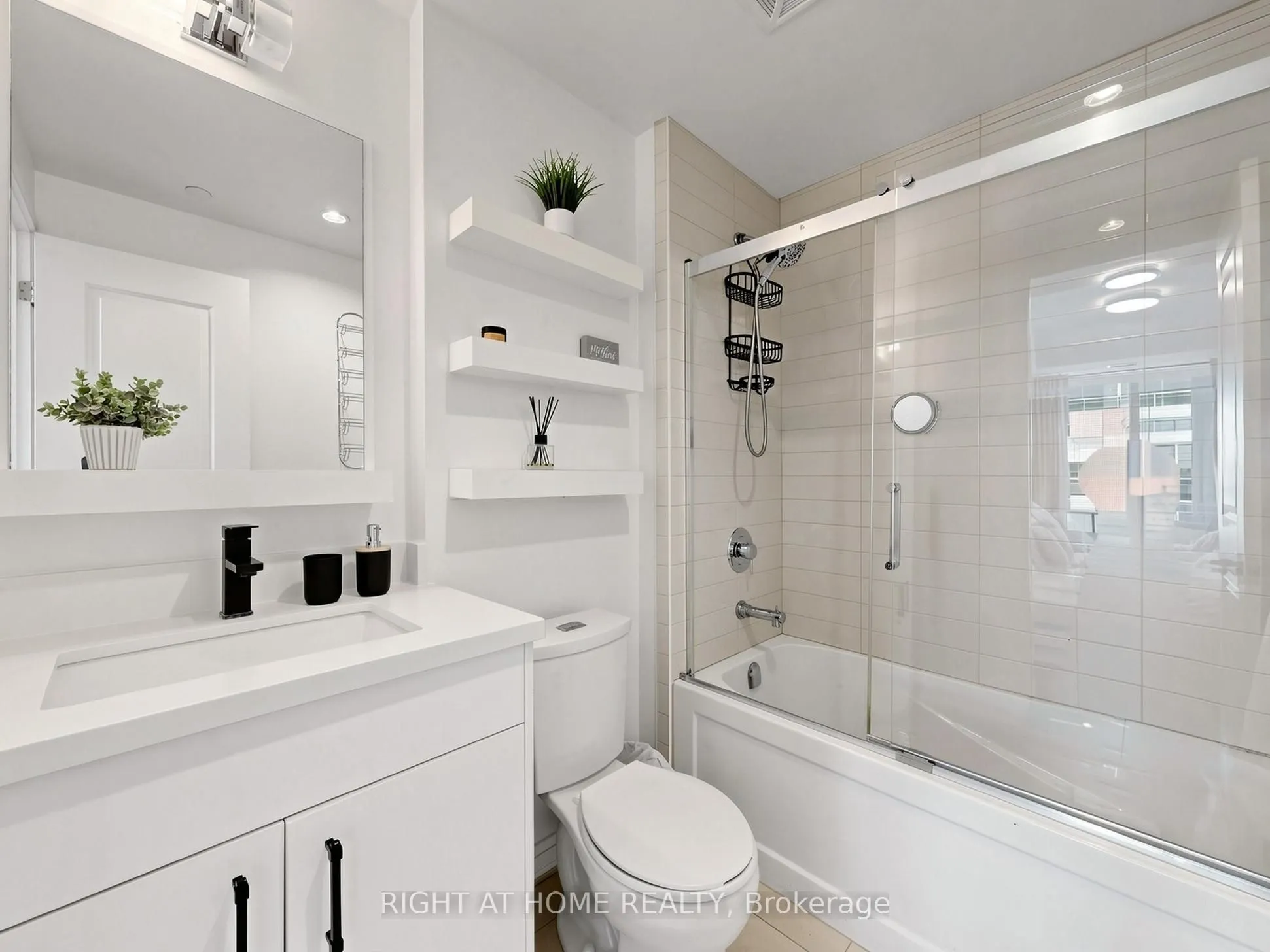 9191 Yonge Street #609