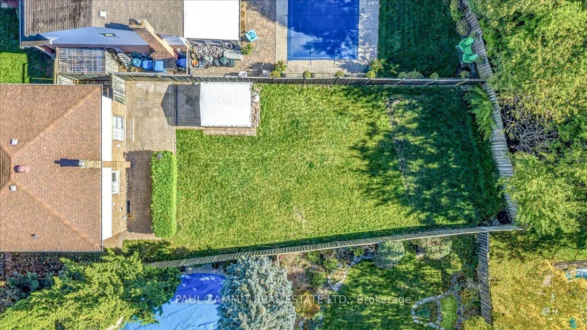 33 Coral Harbour Crescent