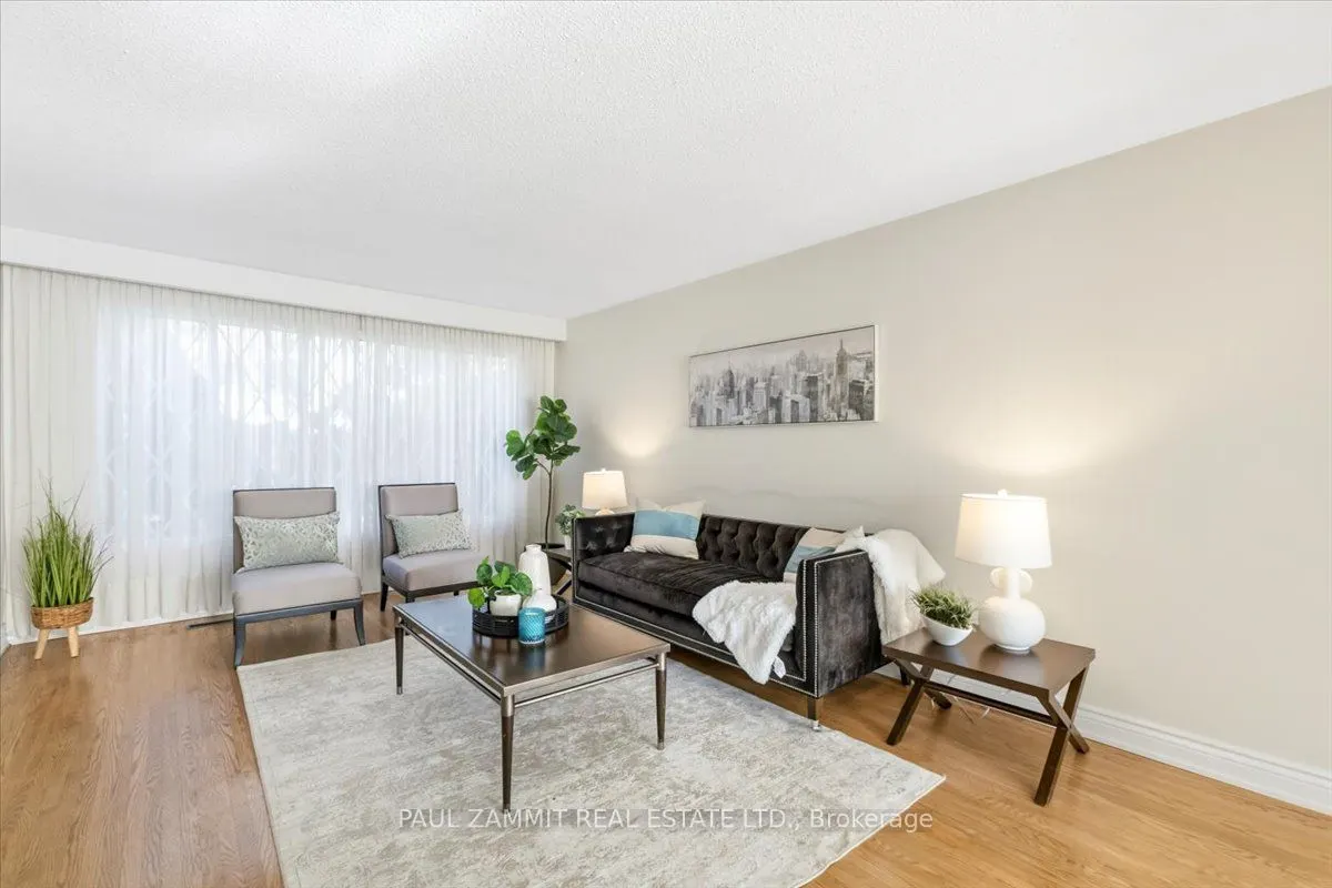 33 Coral Harbour Crescent