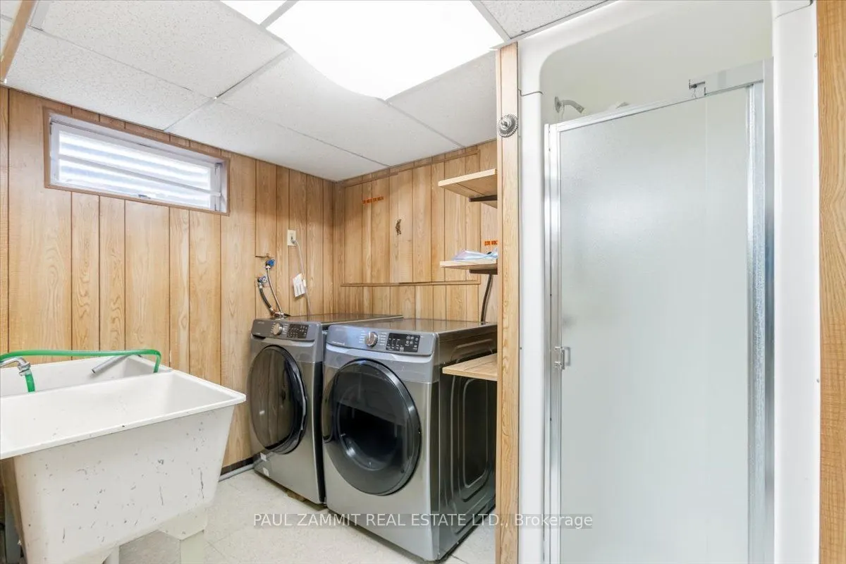 33 Coral Harbour Crescent