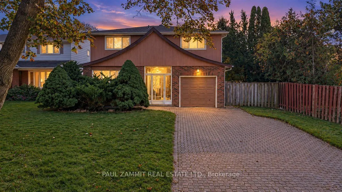 33 Coral Harbour Crescent