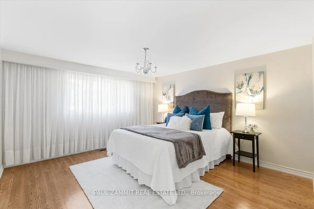 33 Coral Harbour Crescent