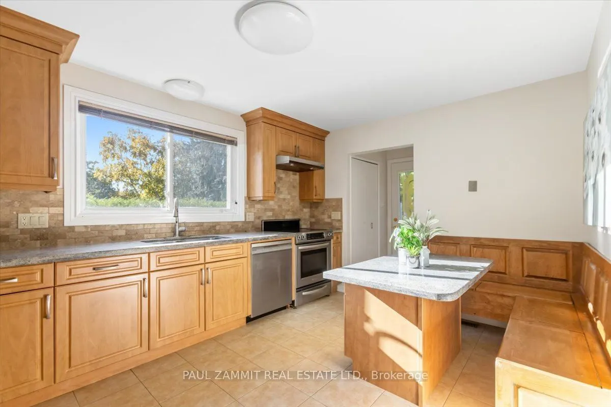 33 Coral Harbour Crescent
