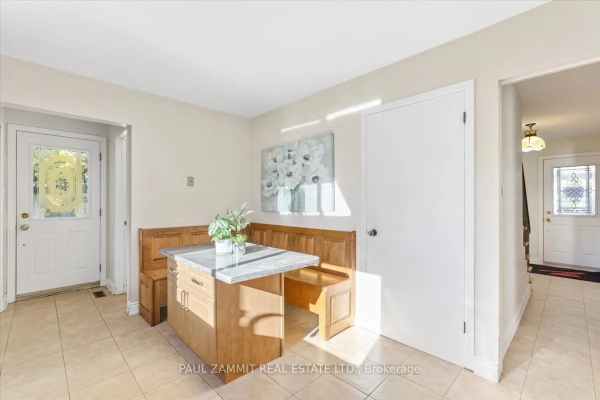33 Coral Harbour Crescent