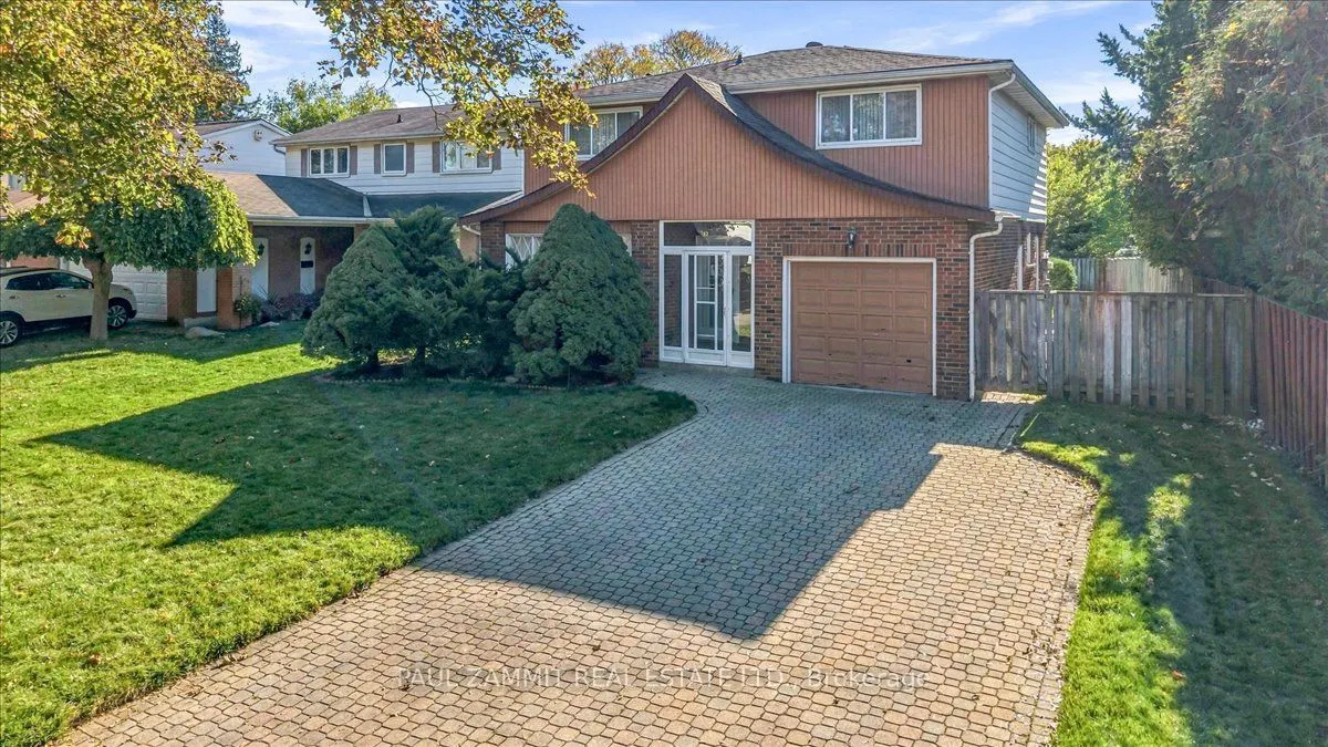 33 Coral Harbour Crescent