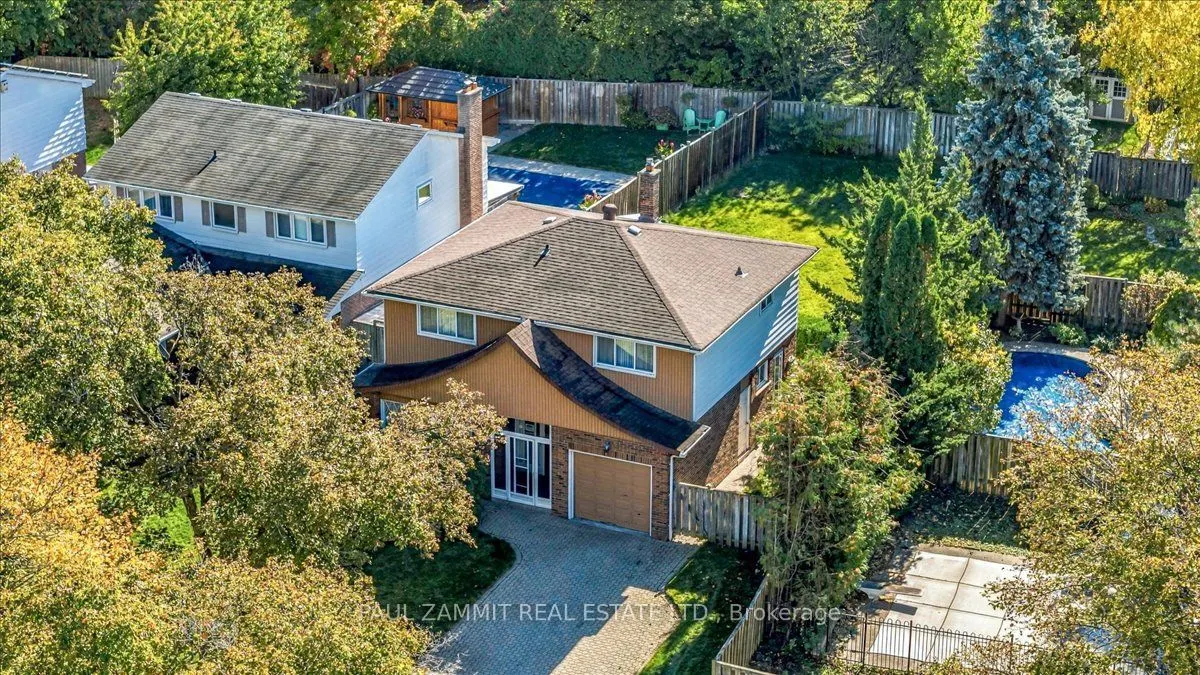 33 Coral Harbour Crescent