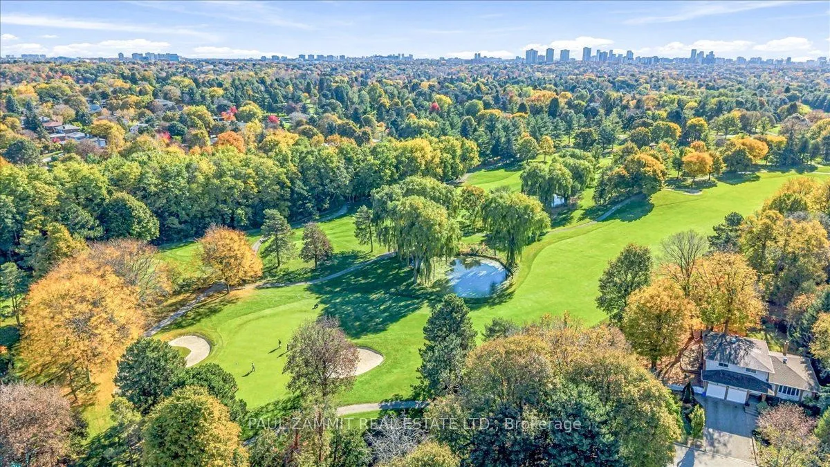 33 Coral Harbour Crescent