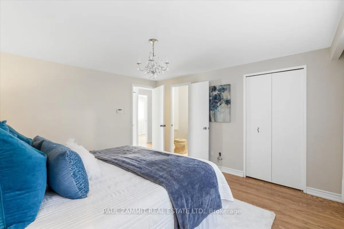 33 Coral Harbour Crescent