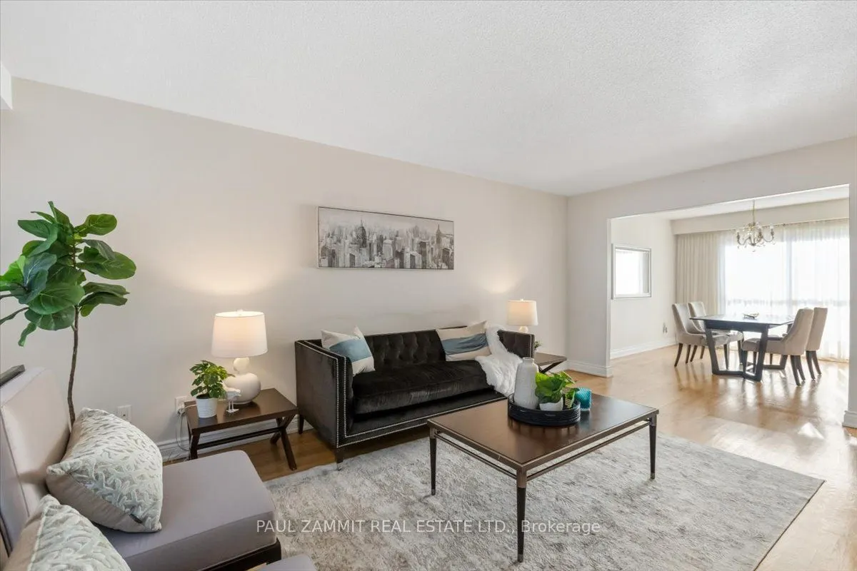 33 Coral Harbour Crescent