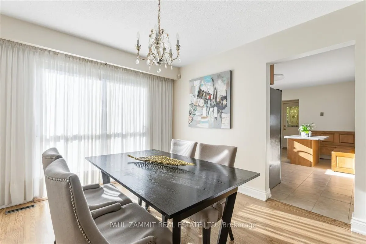 33 Coral Harbour Crescent