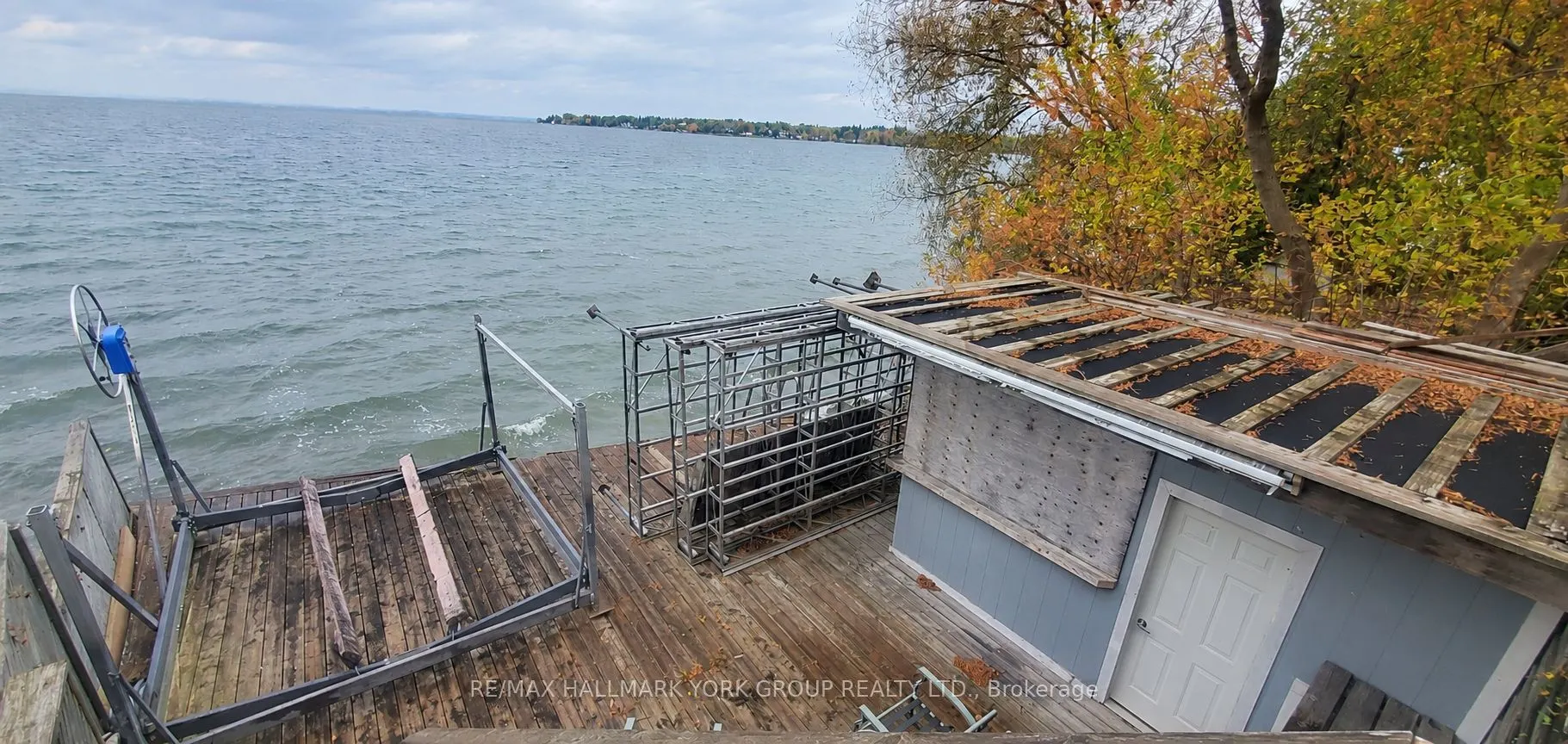 255 Lake Drive N
