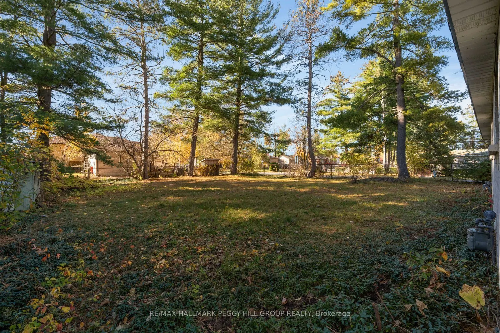 24 Lee Avenue
