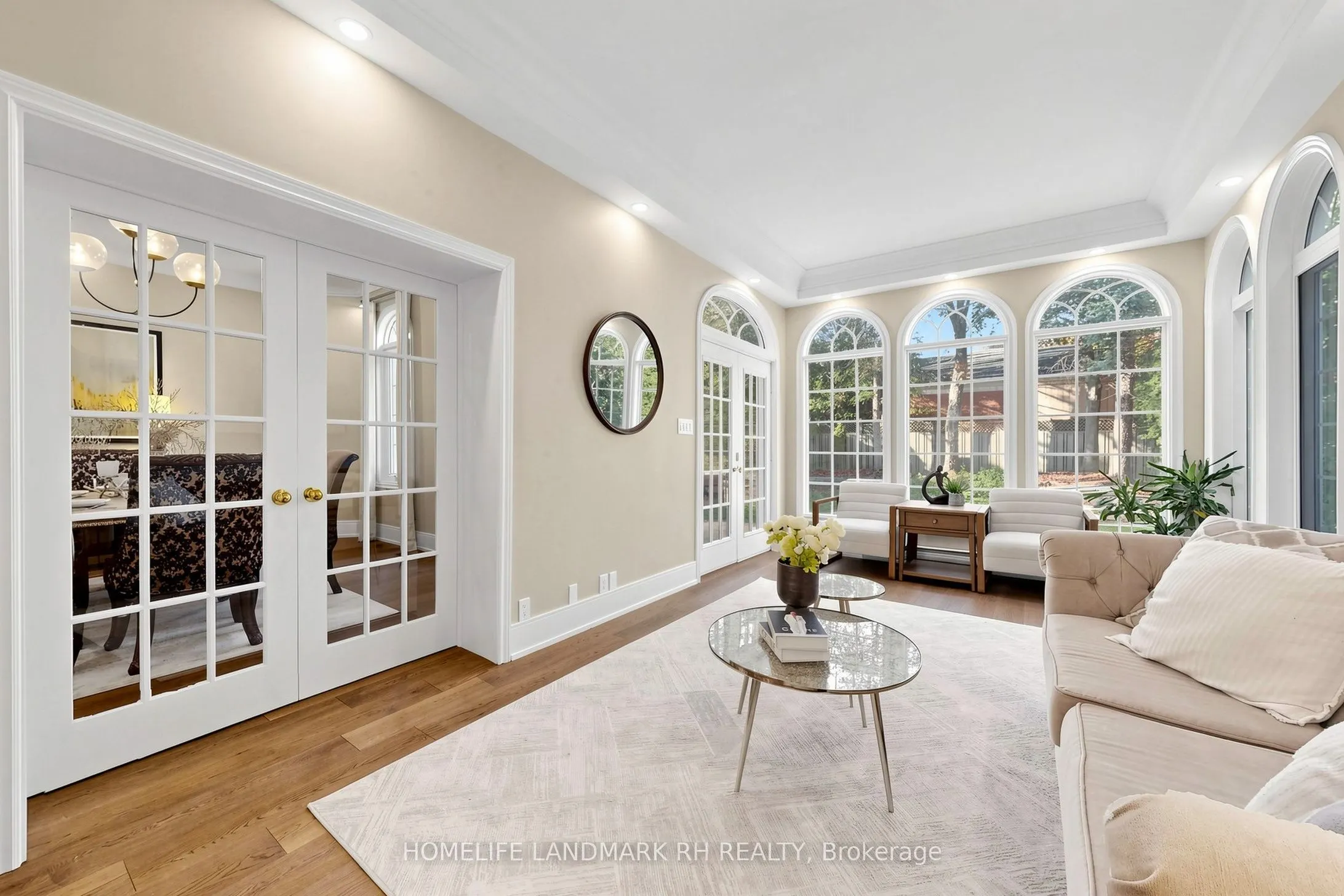 55 Willett Crescent