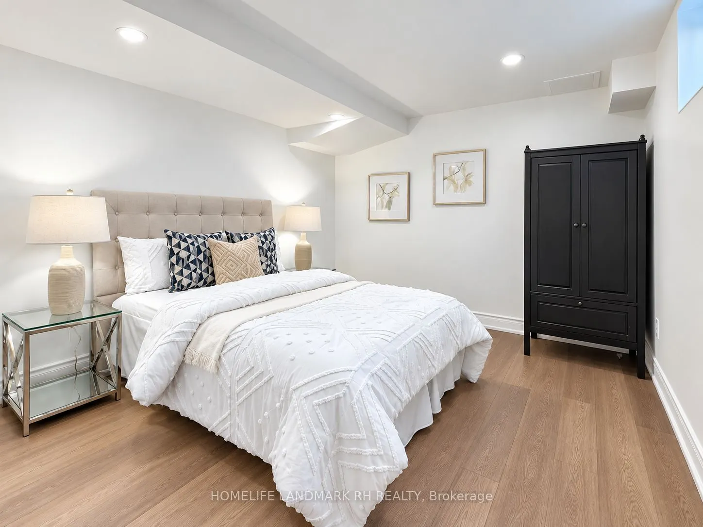 55 Willett Crescent