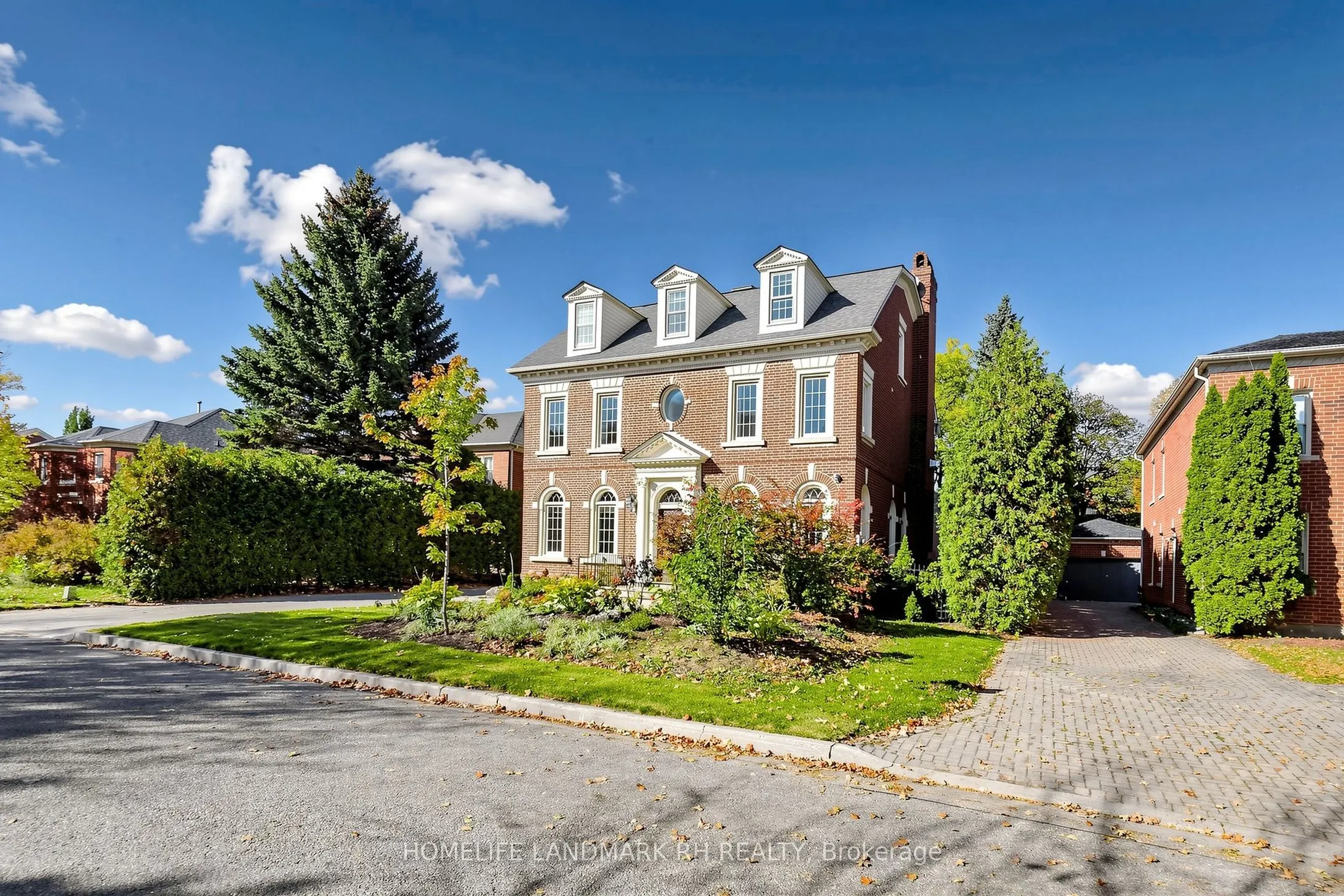 55 Willett Crescent