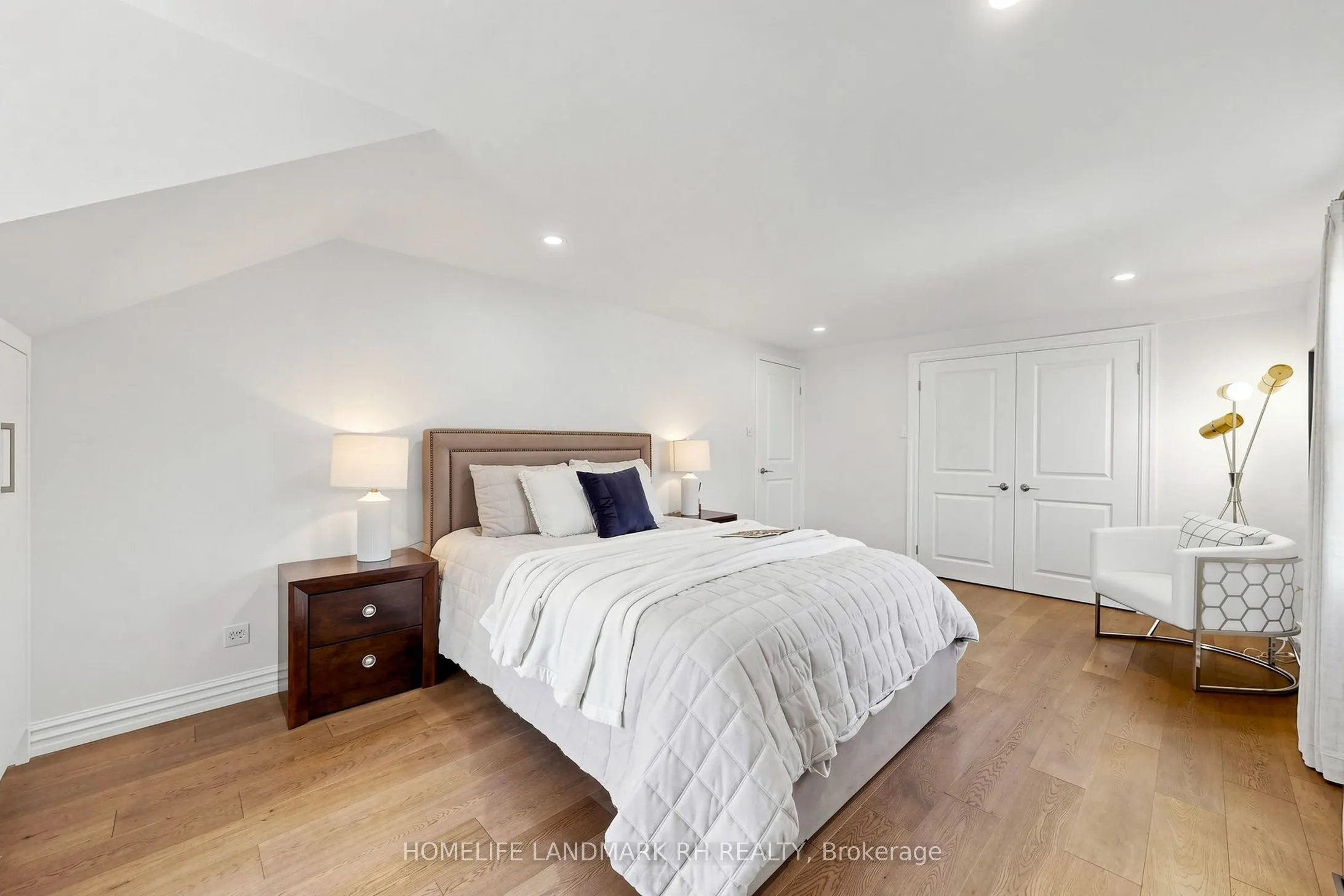 55 Willett Crescent