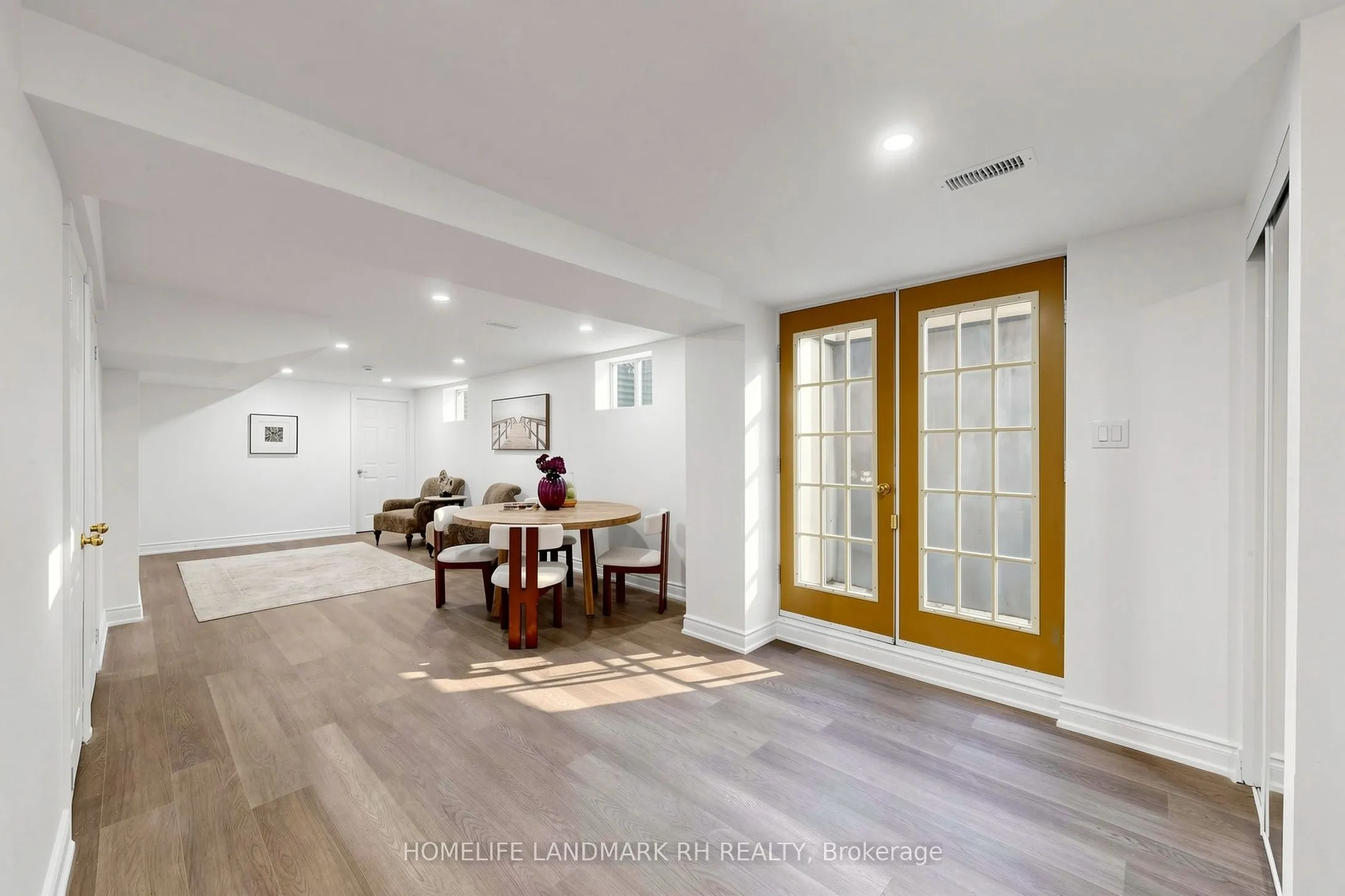 55 Willett Crescent