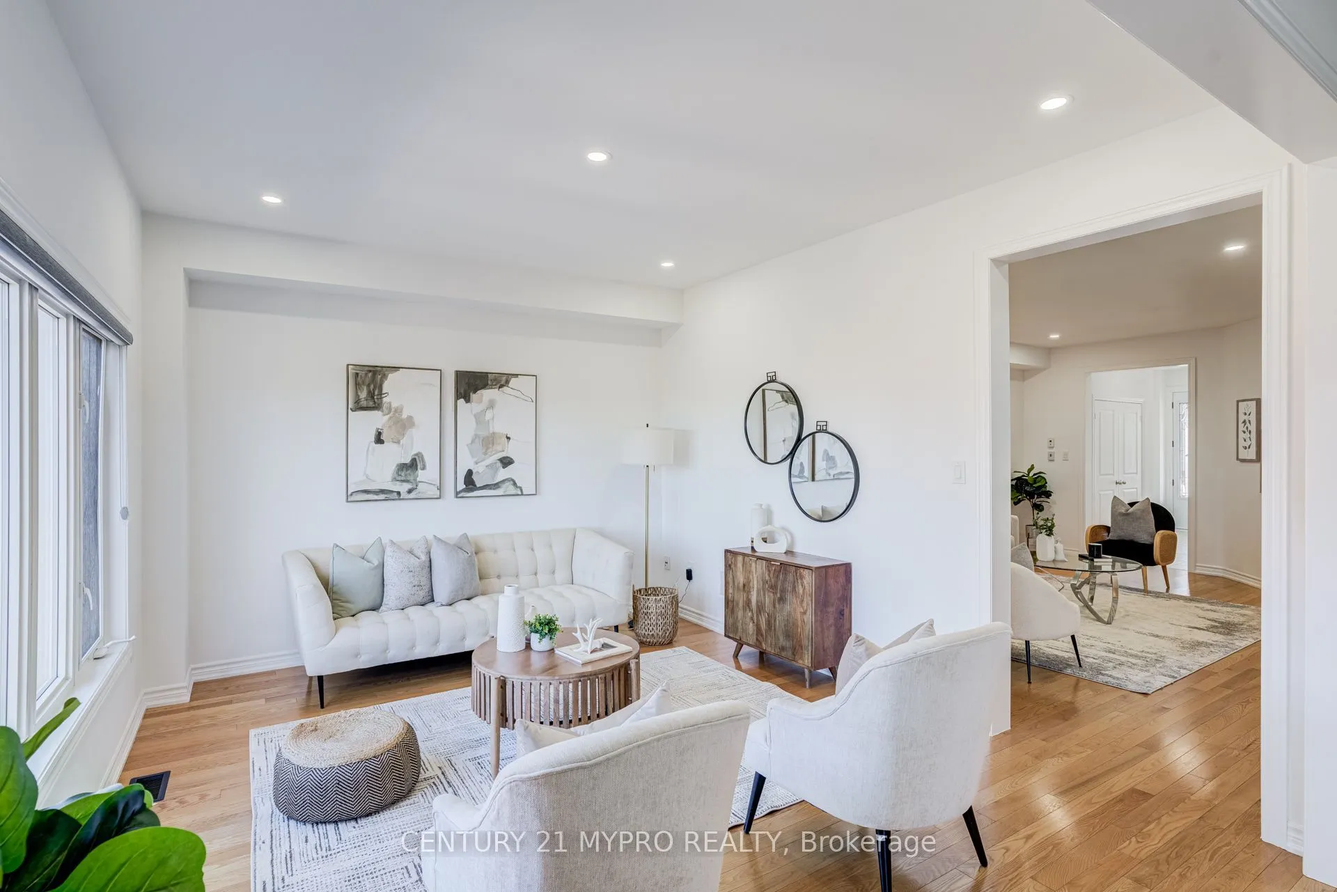 13 Manor Glen Crescent