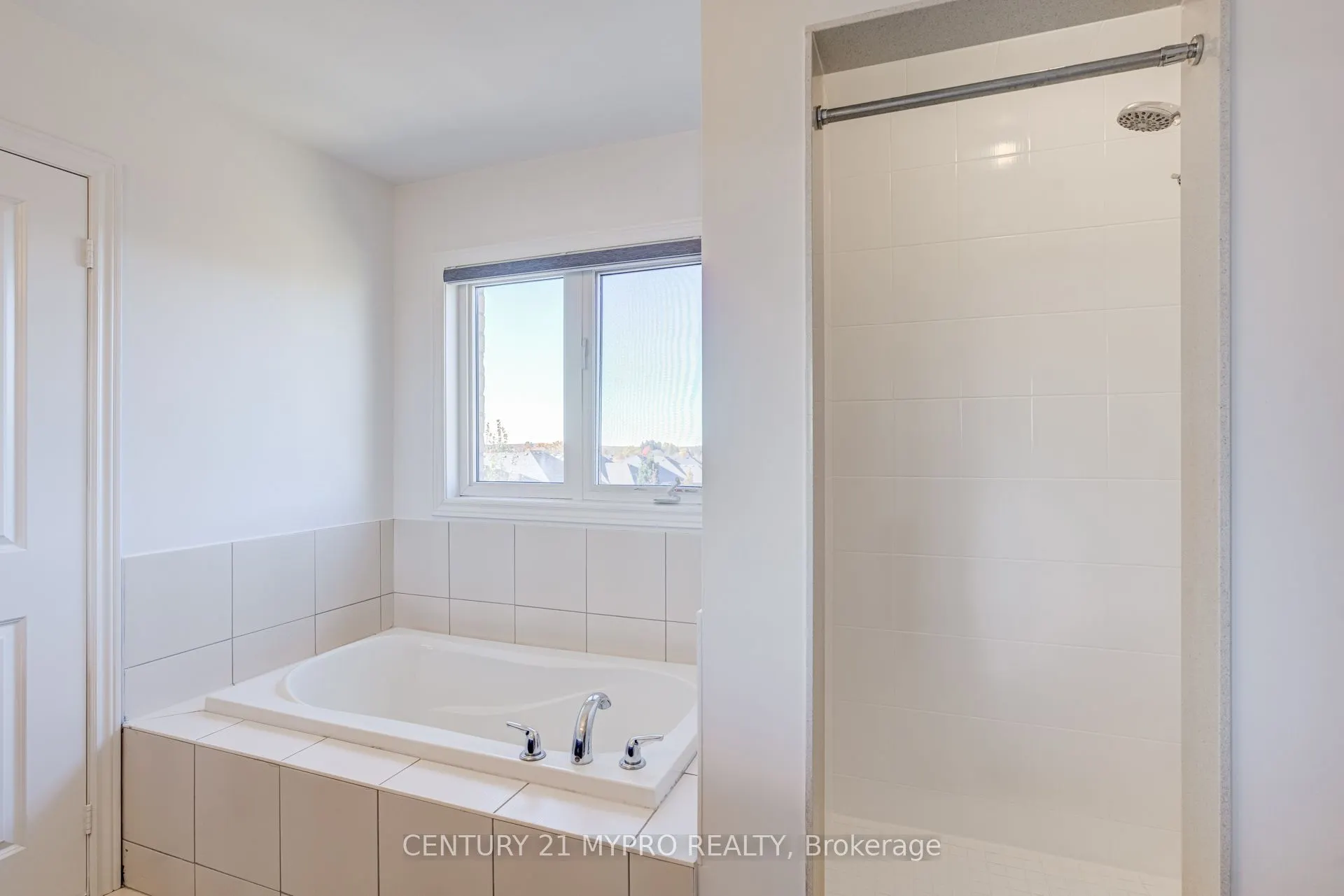 13 Manor Glen Crescent