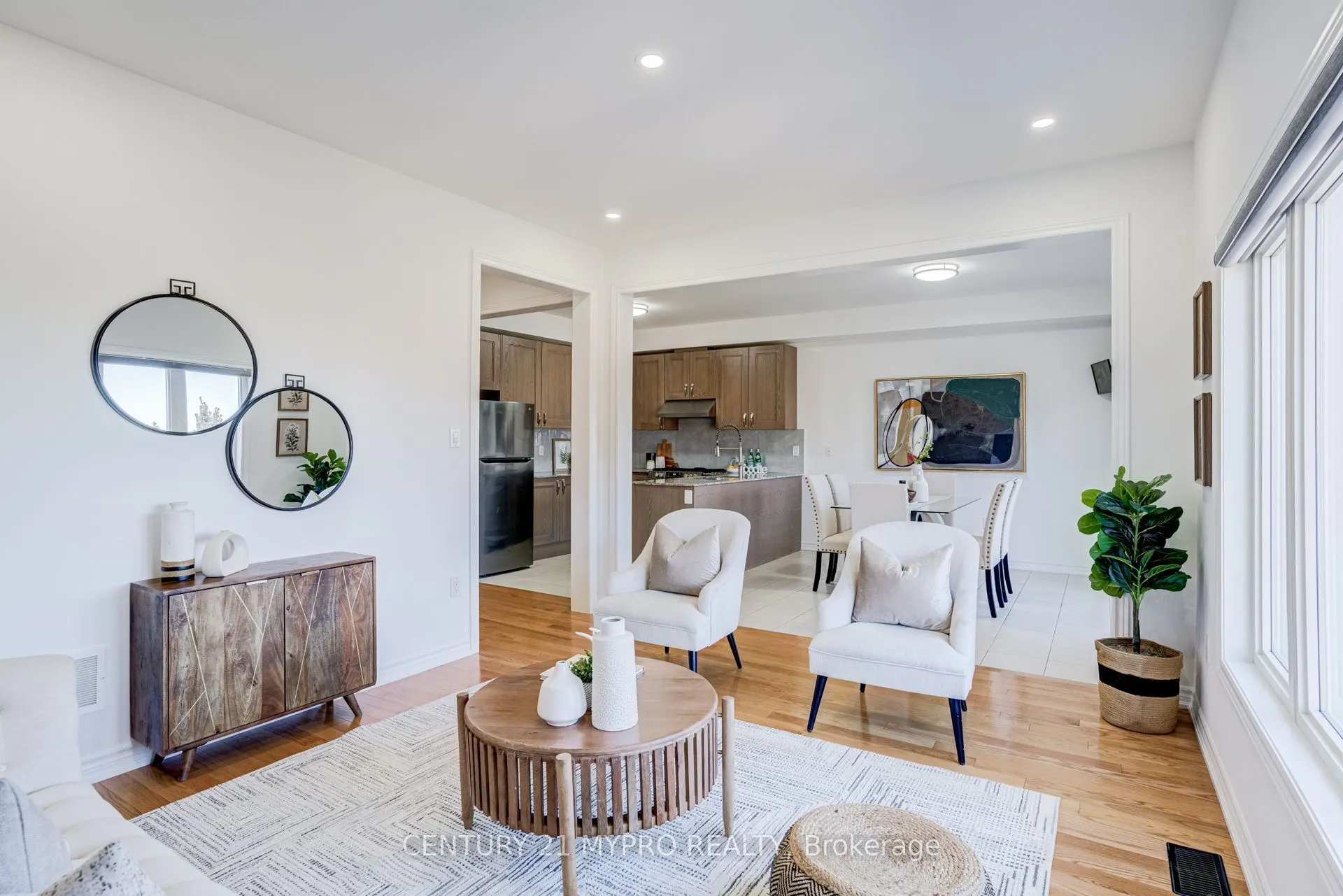 13 Manor Glen Crescent