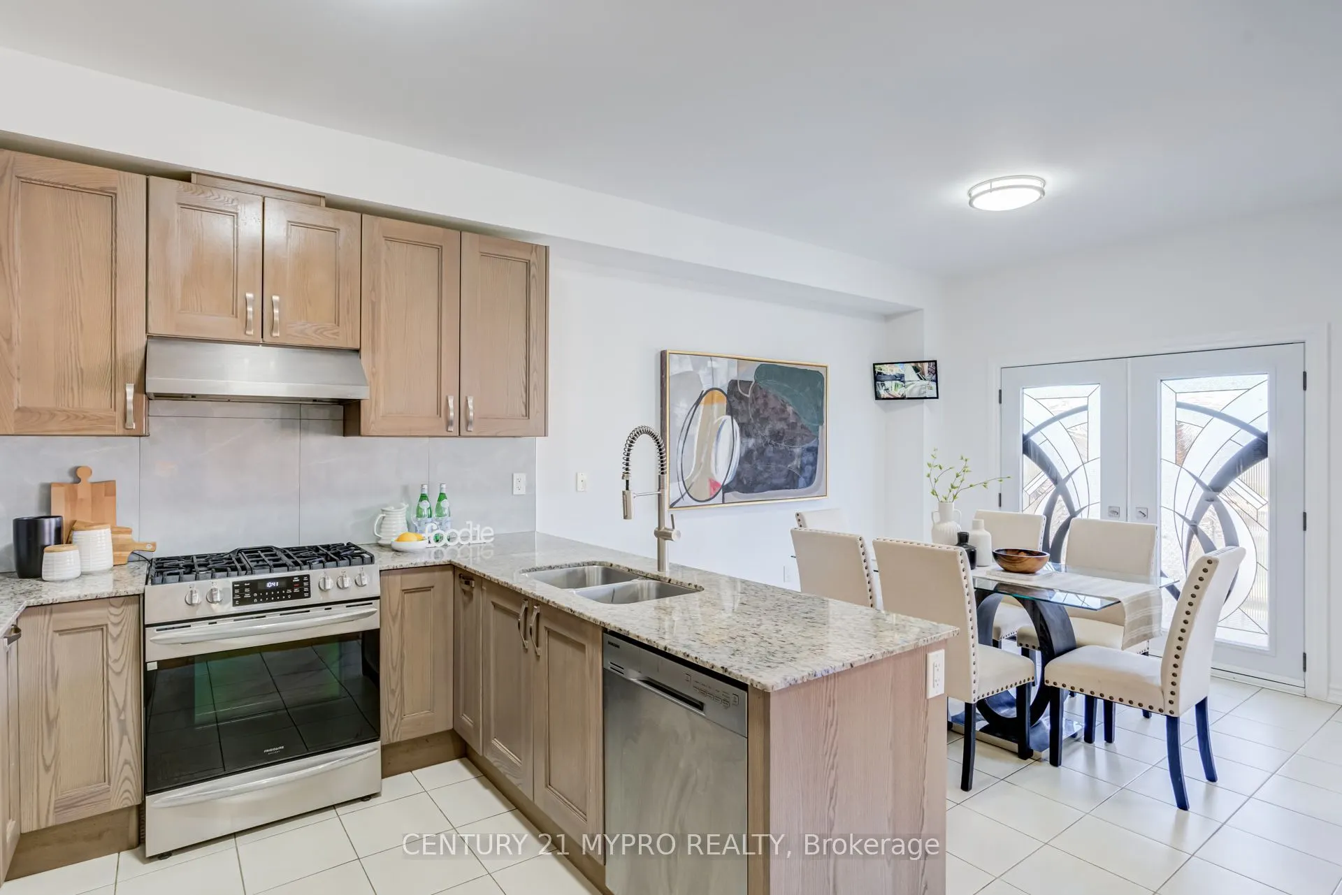 13 Manor Glen Crescent
