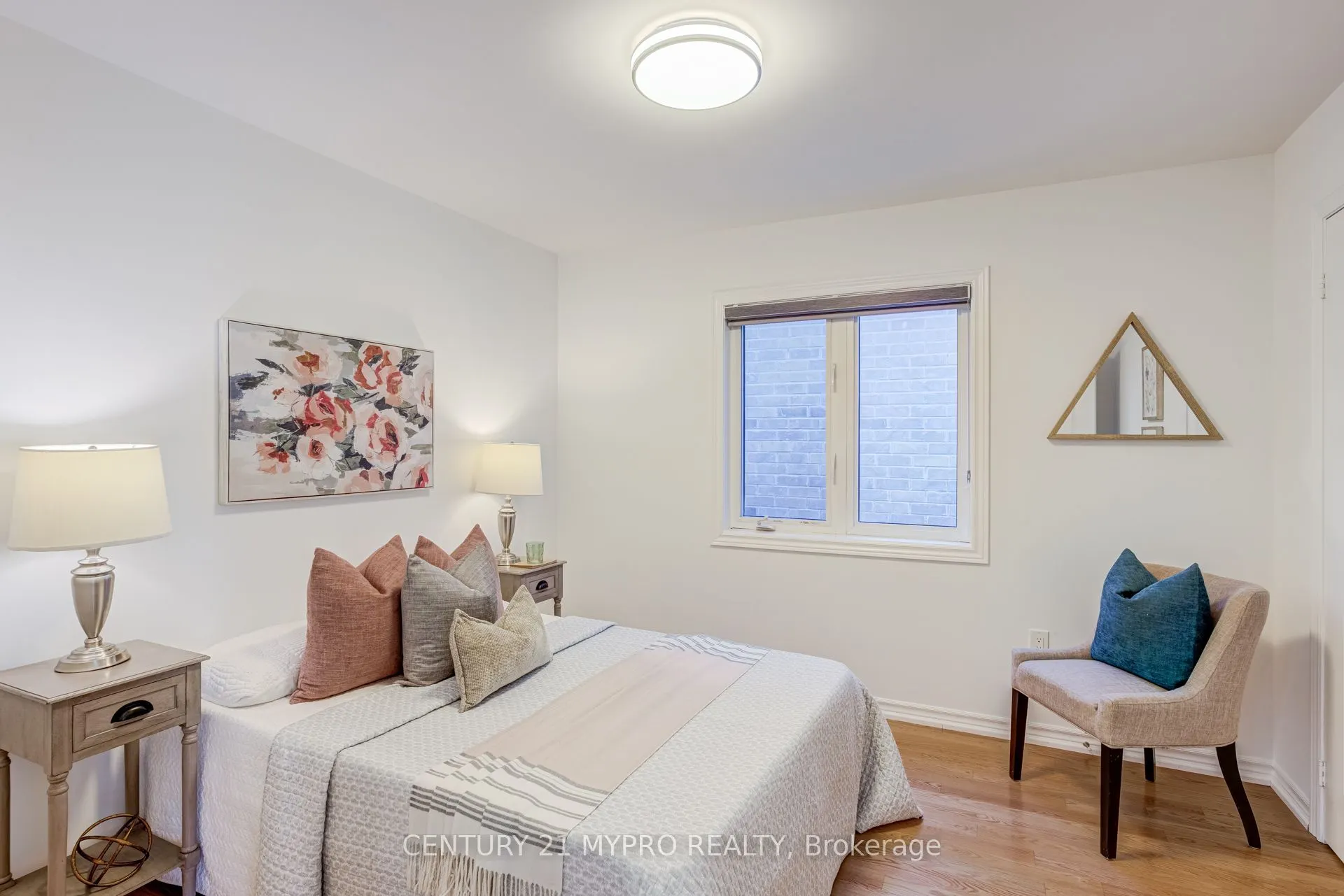 13 Manor Glen Crescent
