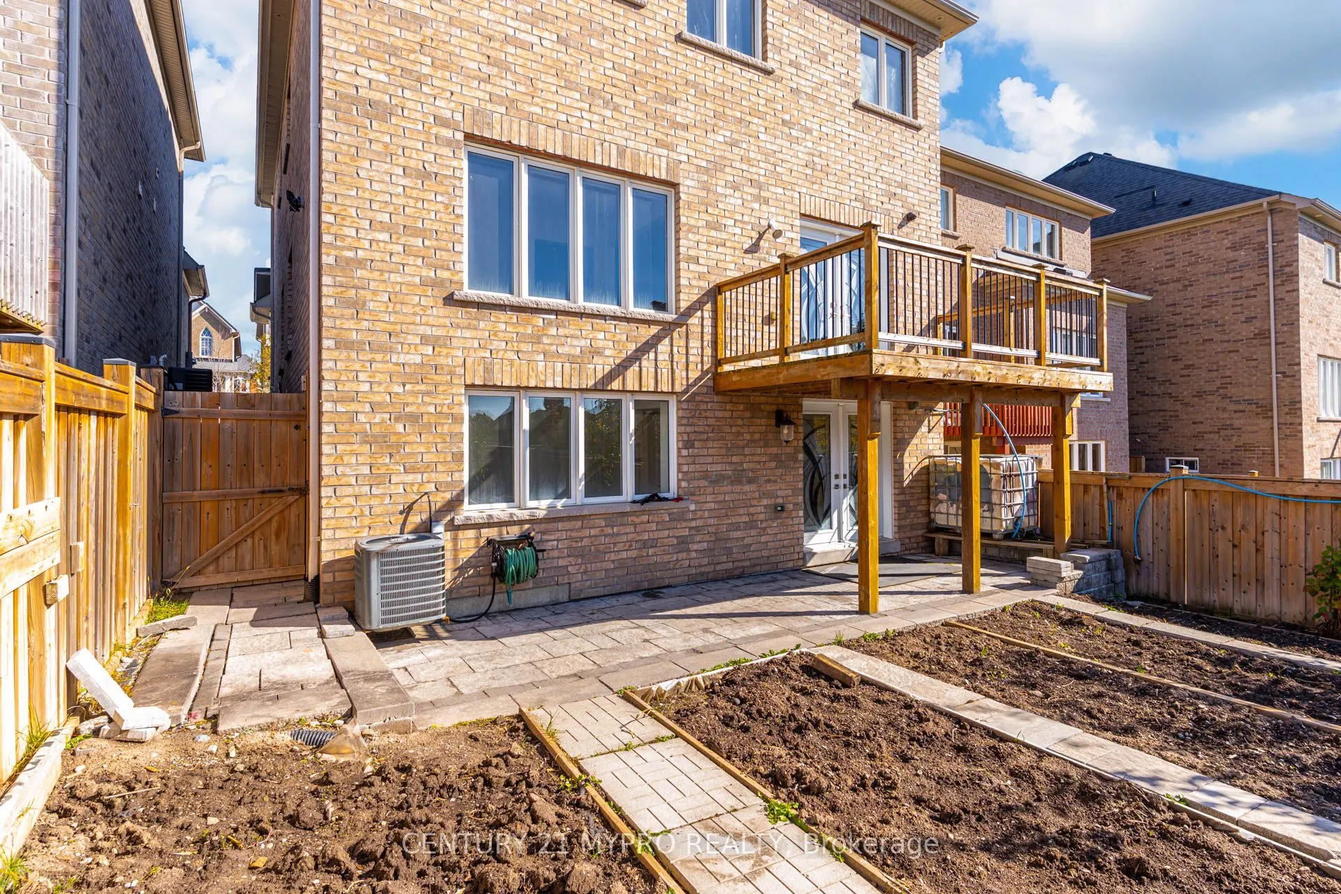 13 Manor Glen Crescent