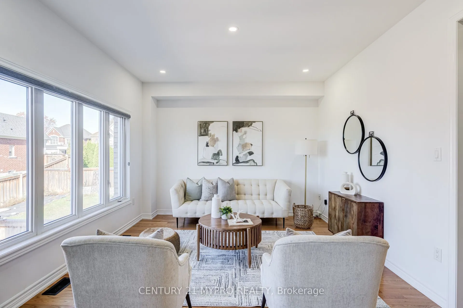 13 Manor Glen Crescent