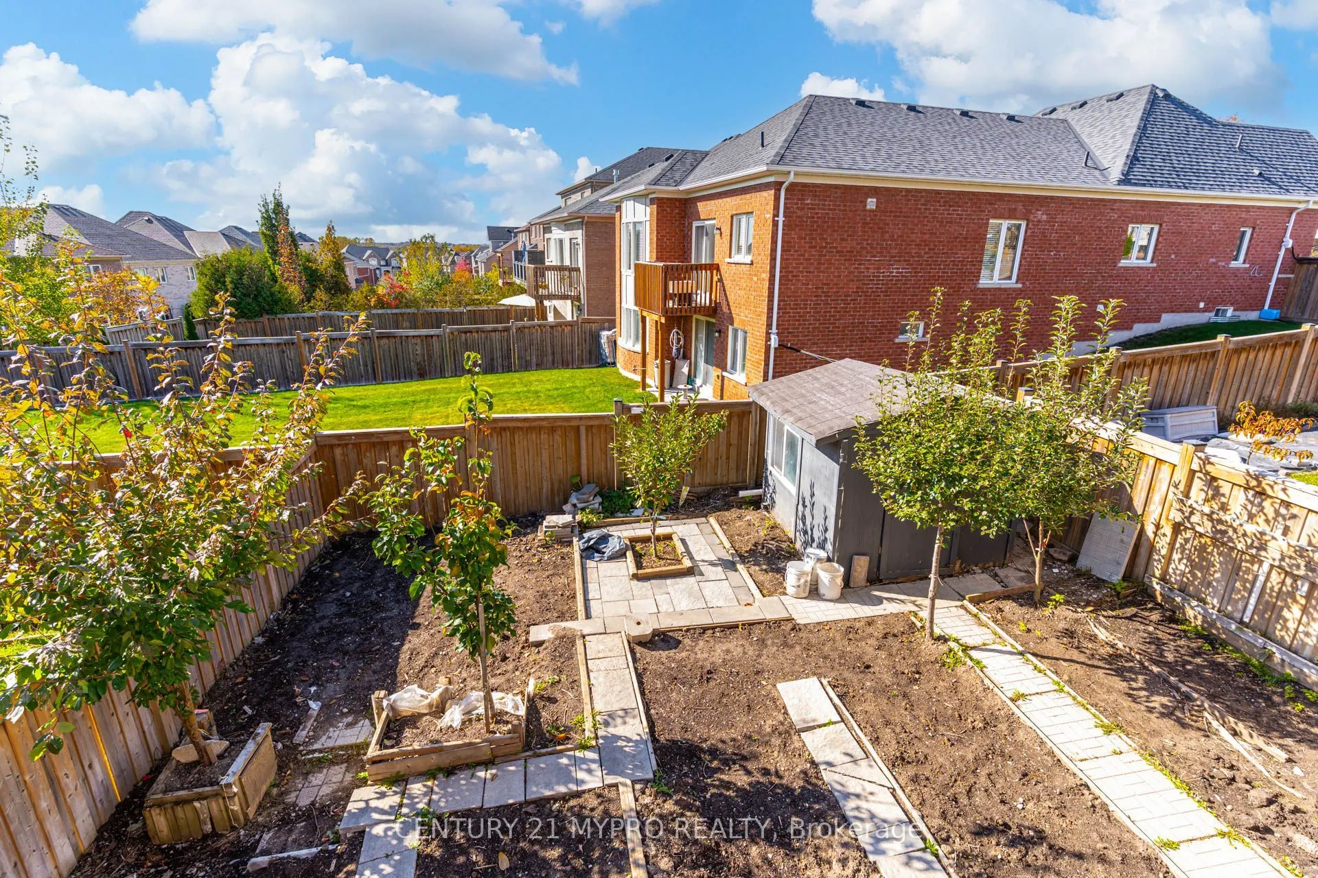 13 Manor Glen Crescent