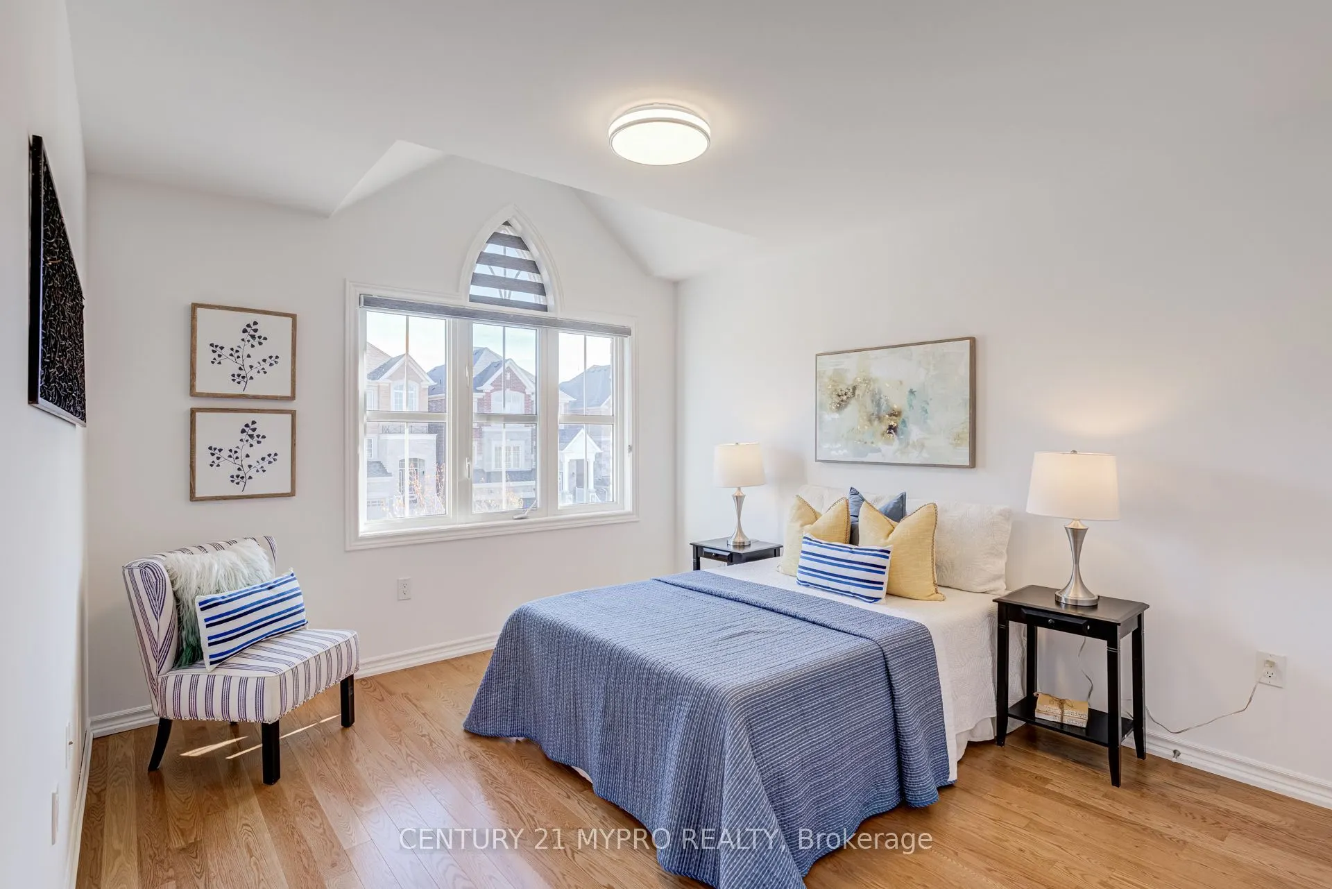 13 Manor Glen Crescent
