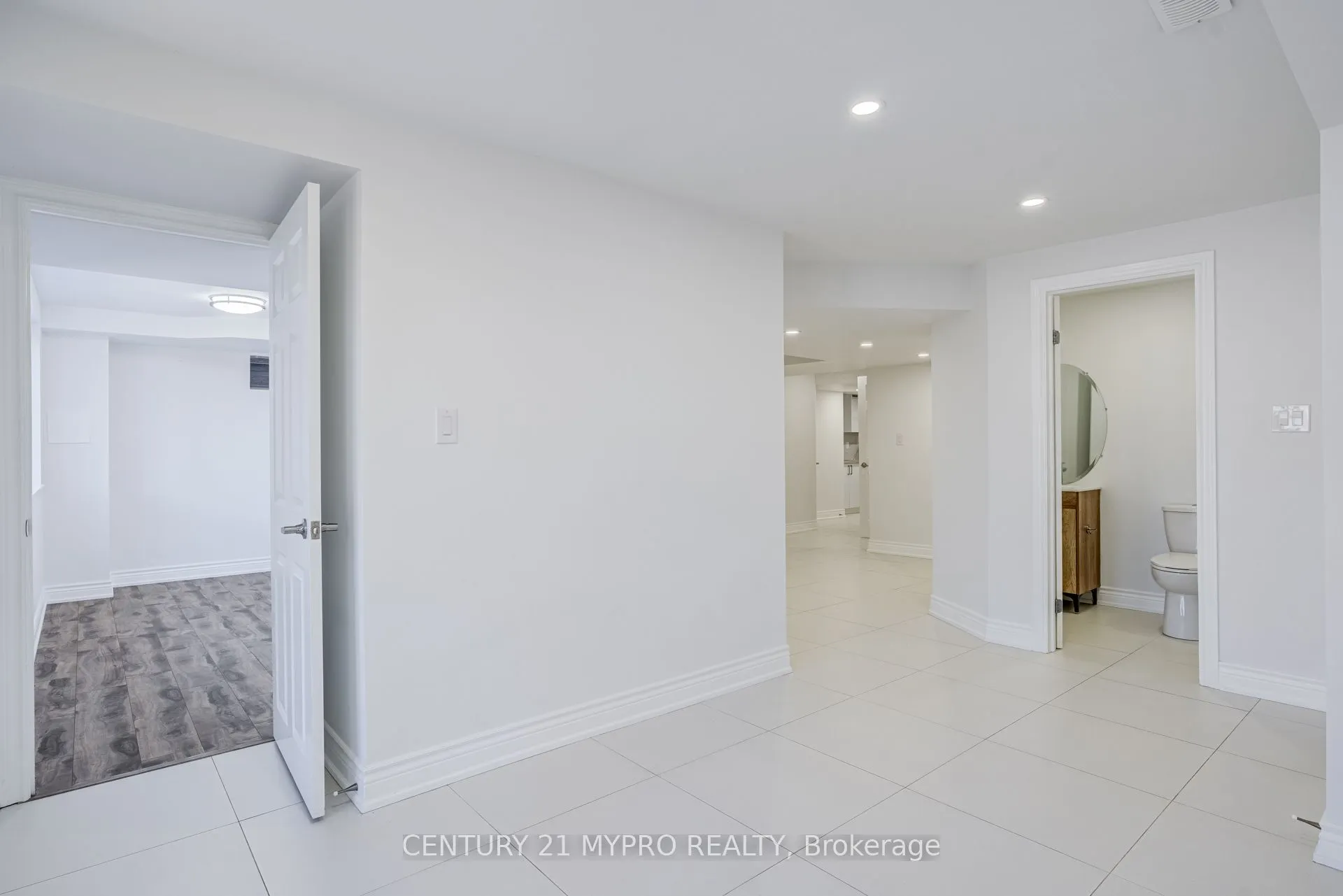 13 Manor Glen Crescent