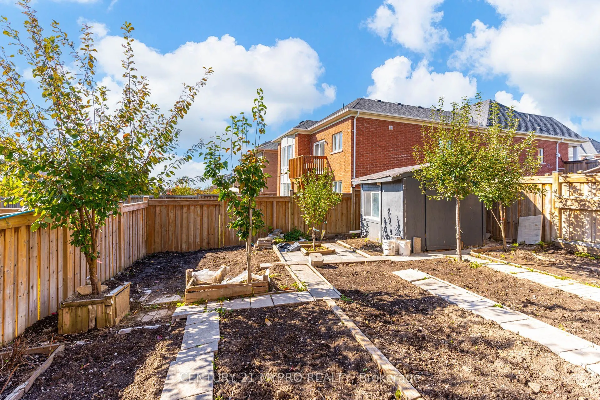 13 Manor Glen Crescent